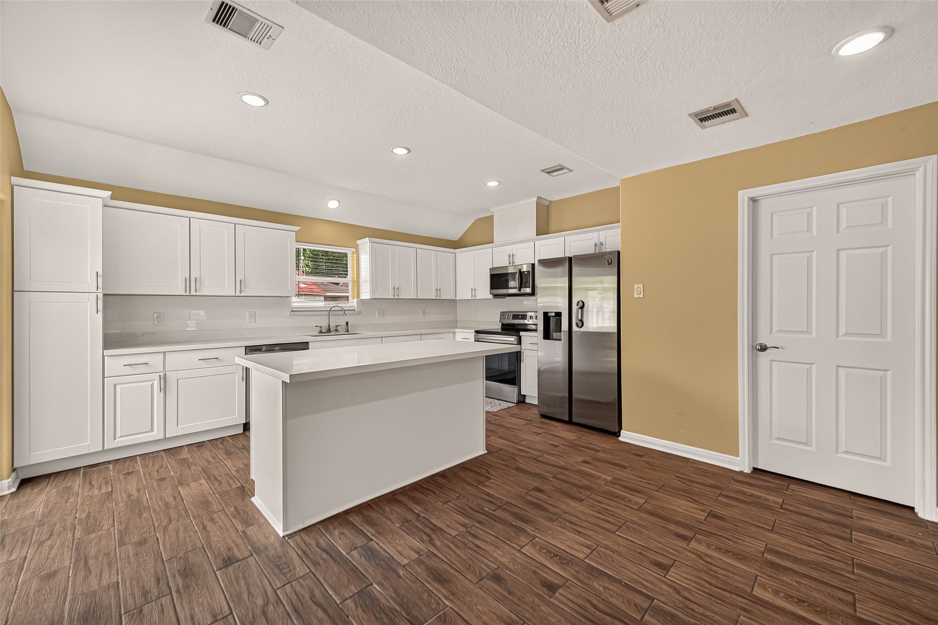 12818 Huntington Field Drive, Houston, TX 77099 12818 Huntington Field Drive, Houston, TX 77099