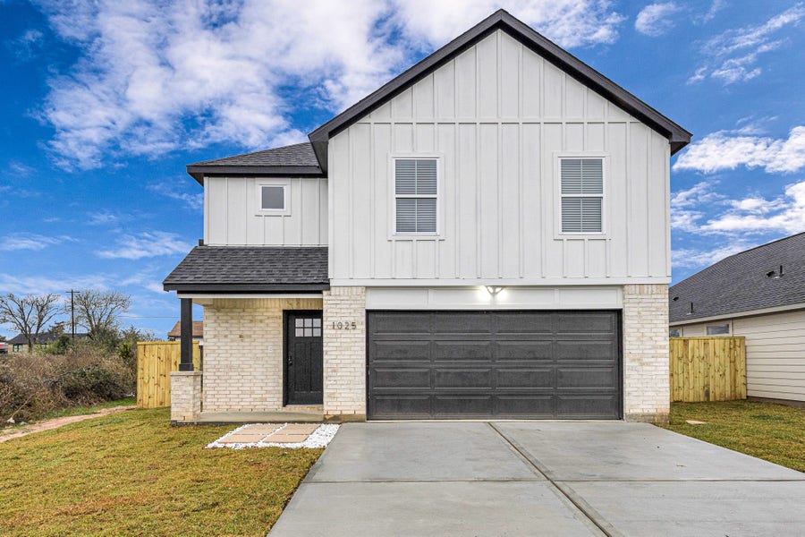 Property photo for 1025 20th Street, Hempstead, TX
