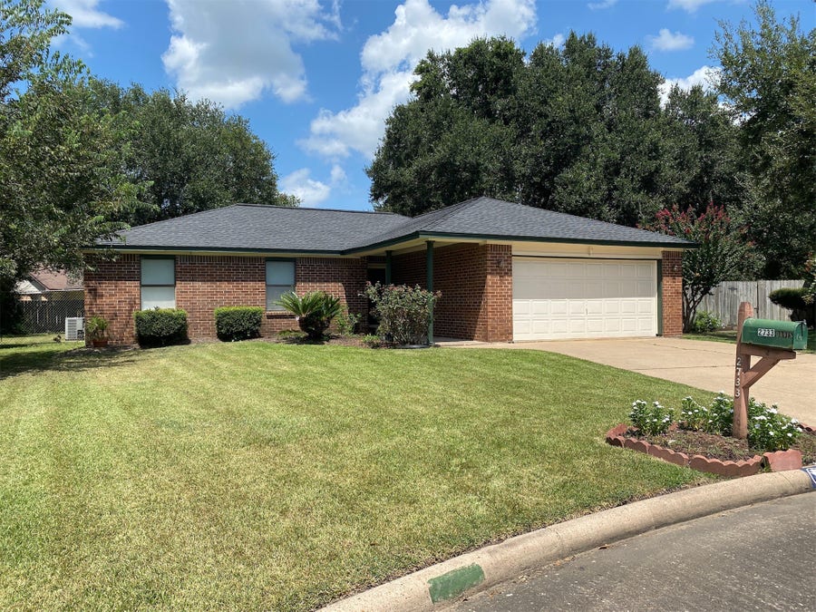Property photo for 2733 Davis Avenue, Rosenberg, TX