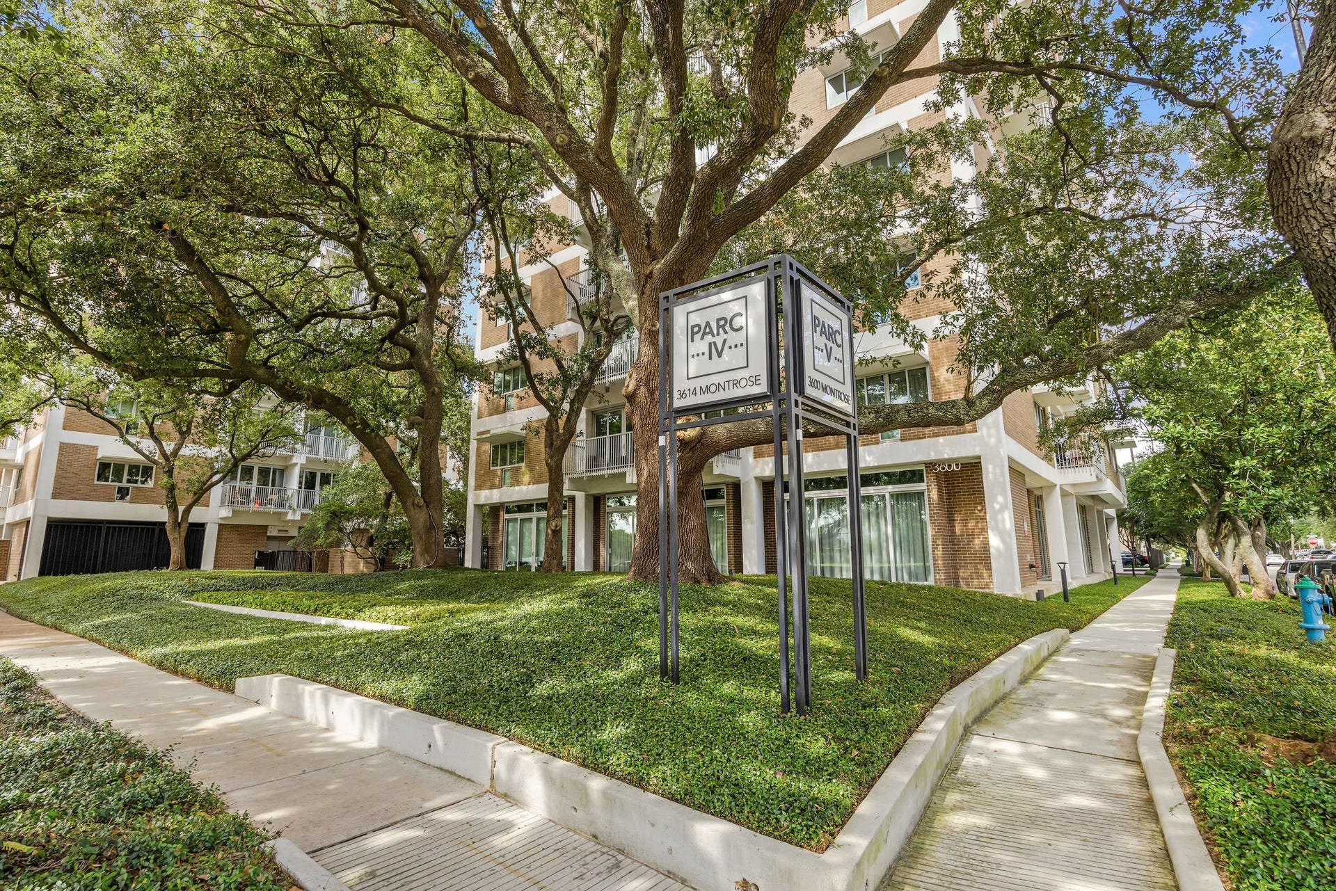 3600 Montrose Boulevard, #501, Houston, TX 77006 The Parc IV and V Mid Century condo complex is nestled among lush trees in the heart of Montrose.