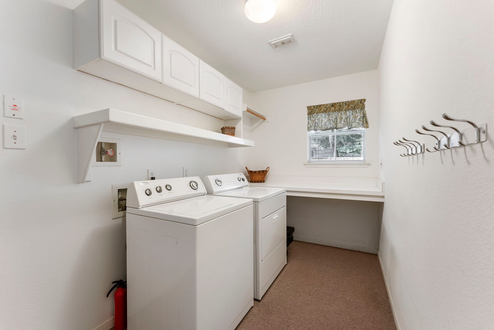 74 E Greywing Circle, The Woodlands, TX 77382 Laundry room