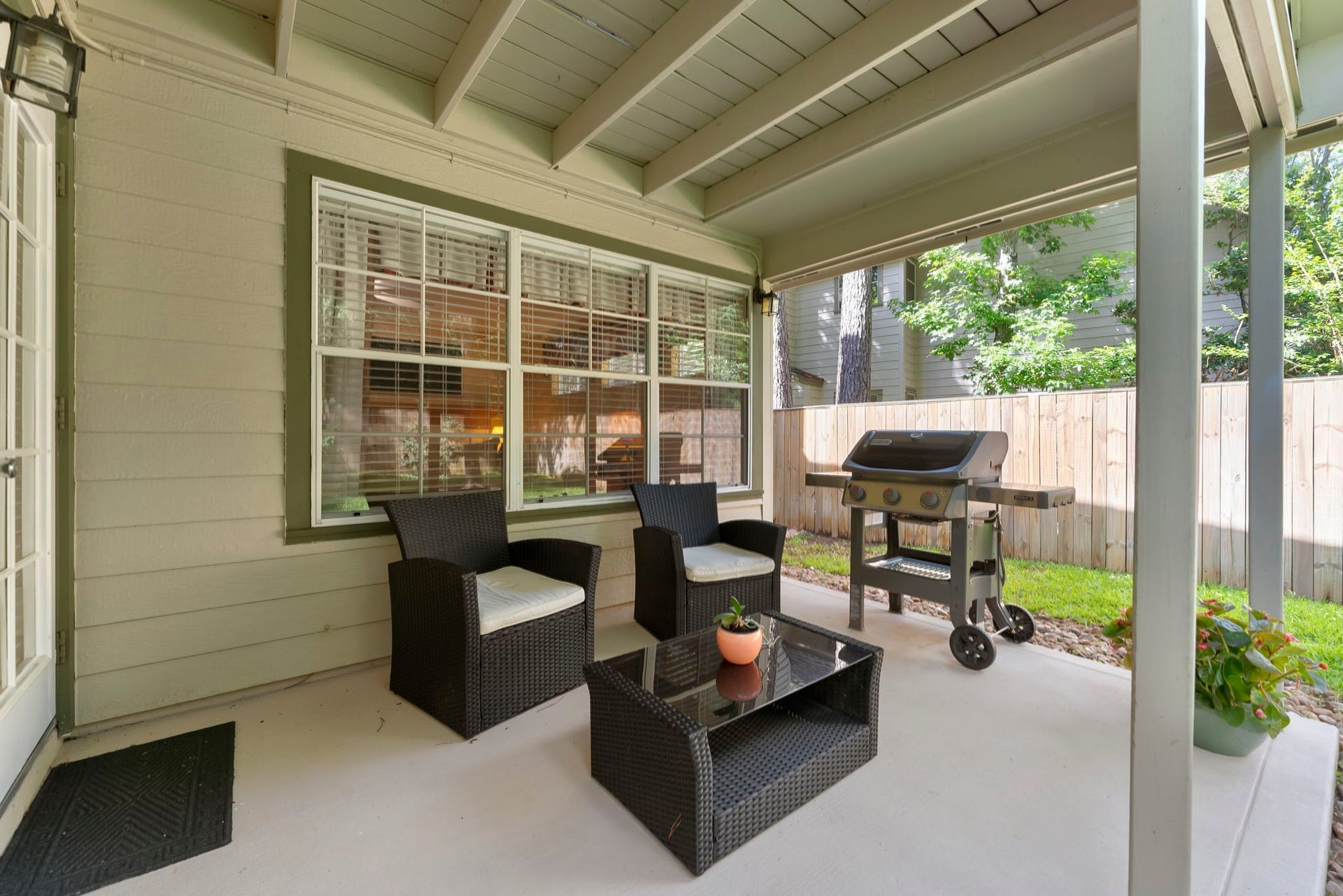 74 E Greywing Circle, The Woodlands, TX 77382 Another view of the covered patio..........