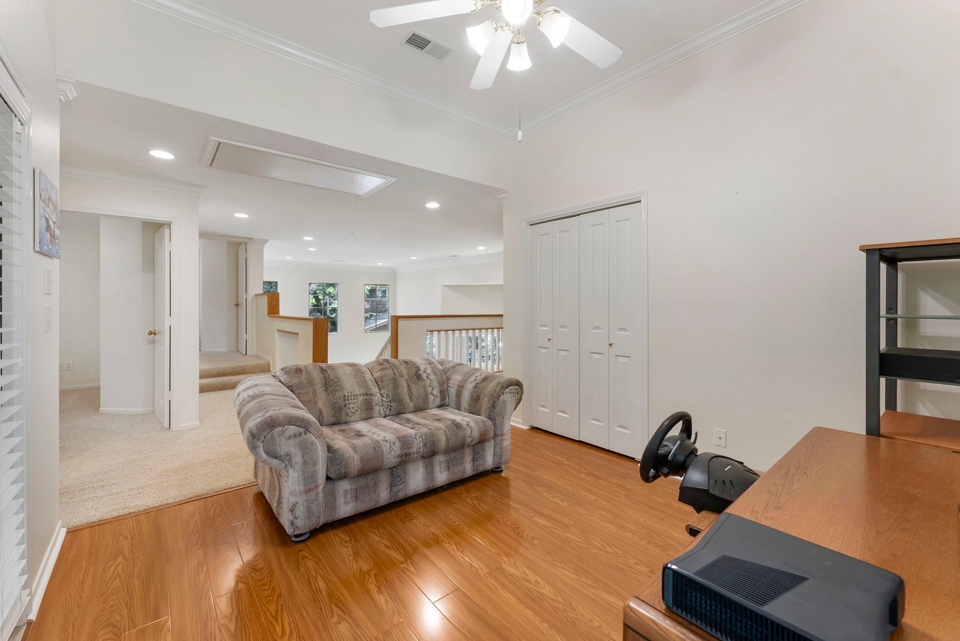 74 E Greywing Circle, The Woodlands, TX 77382 Lots of fun can be had in a gameroom upstairs........card table for mah jongg or exercise equip, you name it.