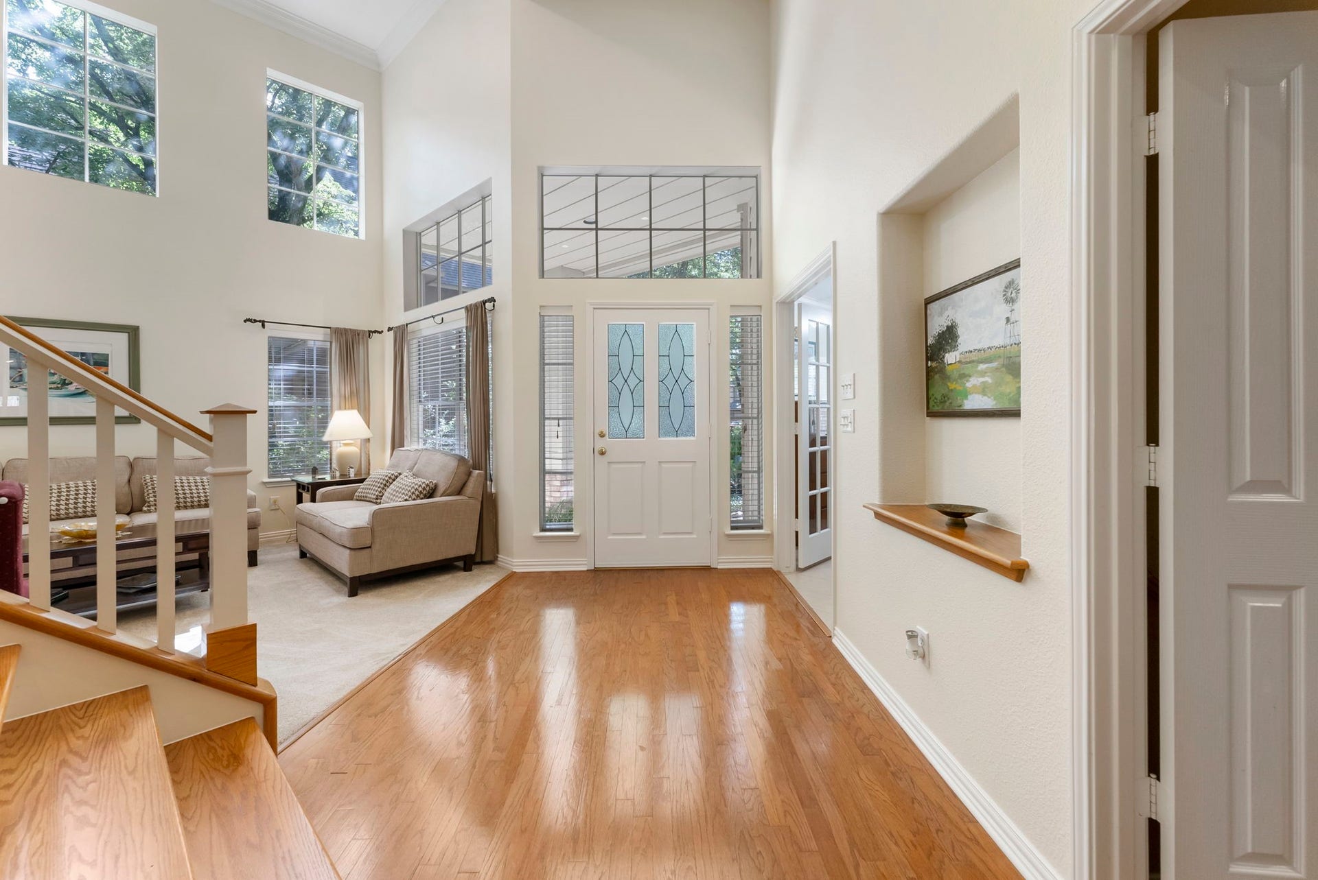 74 E Greywing Circle, The Woodlands, TX 77382 Note all the natural light ..........