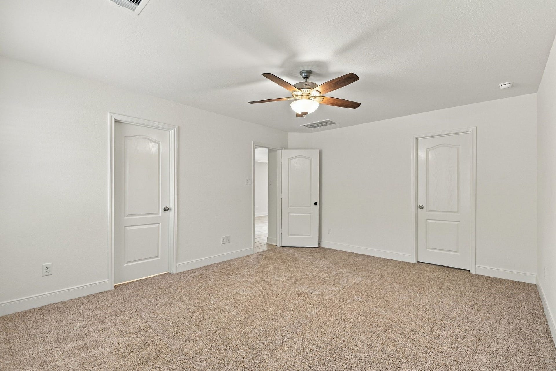 12906 Zivah Lane, Houston, TX 77048 12906 Zivah Lane, Houston, TX 77048