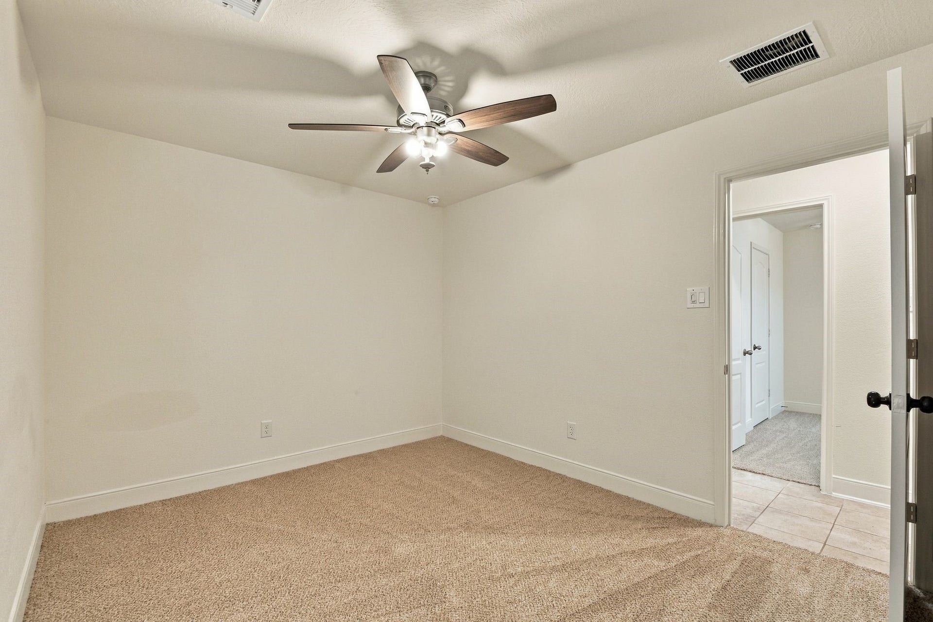 12906 Zivah Lane, Houston, TX 77048 12906 Zivah Lane, Houston, TX 77048
