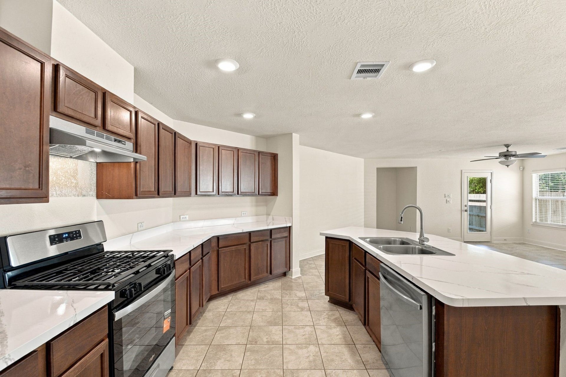 12906 Zivah Lane, Houston, TX 77048 12906 Zivah Lane, Houston, TX 77048