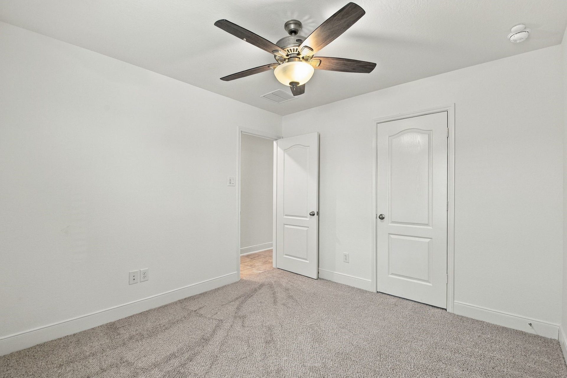 12906 Zivah Lane, Houston, TX 77048 12906 Zivah Lane, Houston, TX 77048