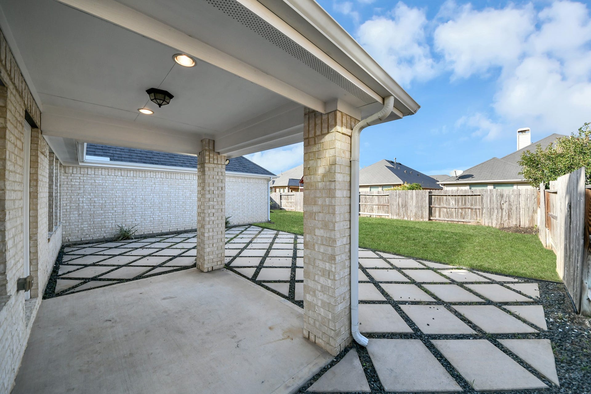 139 Round Lake Drive, Rosenberg, TX 77469 139 Round Lake Drive, Rosenberg, TX 77469