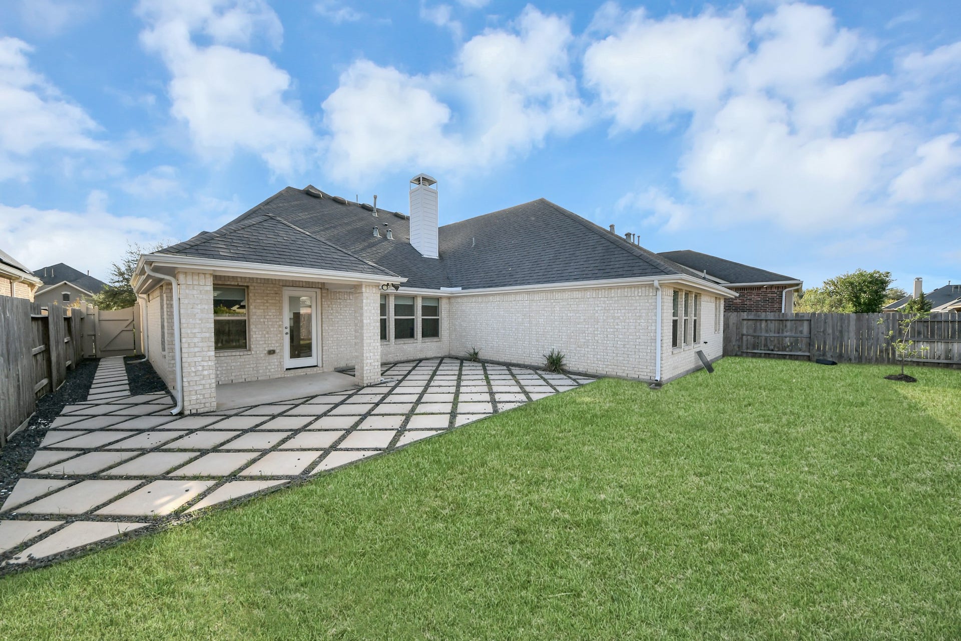 139 Round Lake Drive, Rosenberg, TX 77469 139 Round Lake Drive, Rosenberg, TX 77469