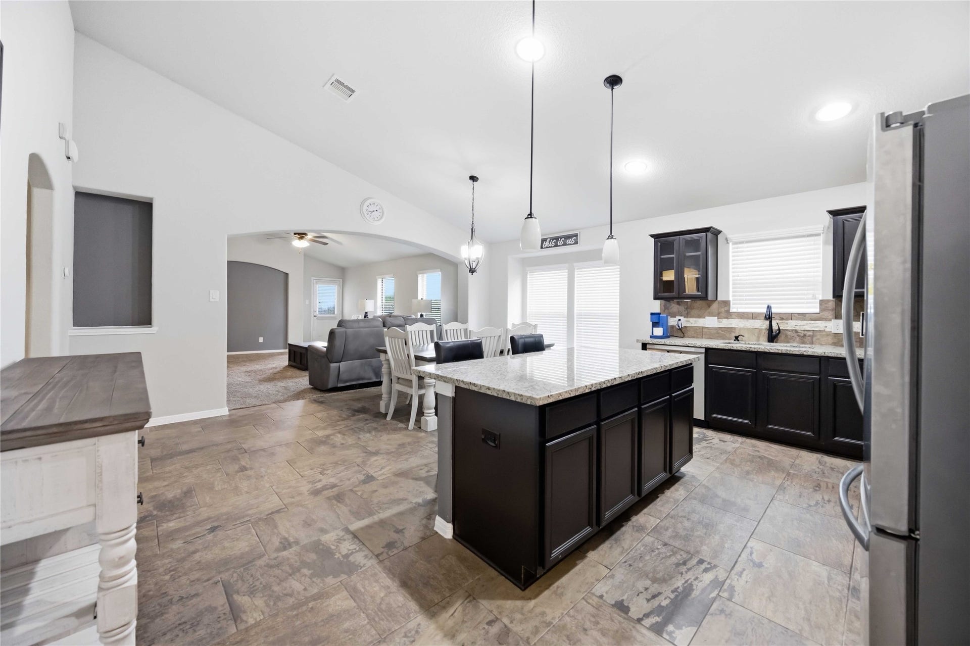 712 Rim Water Drive, Alvin, TX 77511 712 Rim Water Drive, Alvin, TX 77511