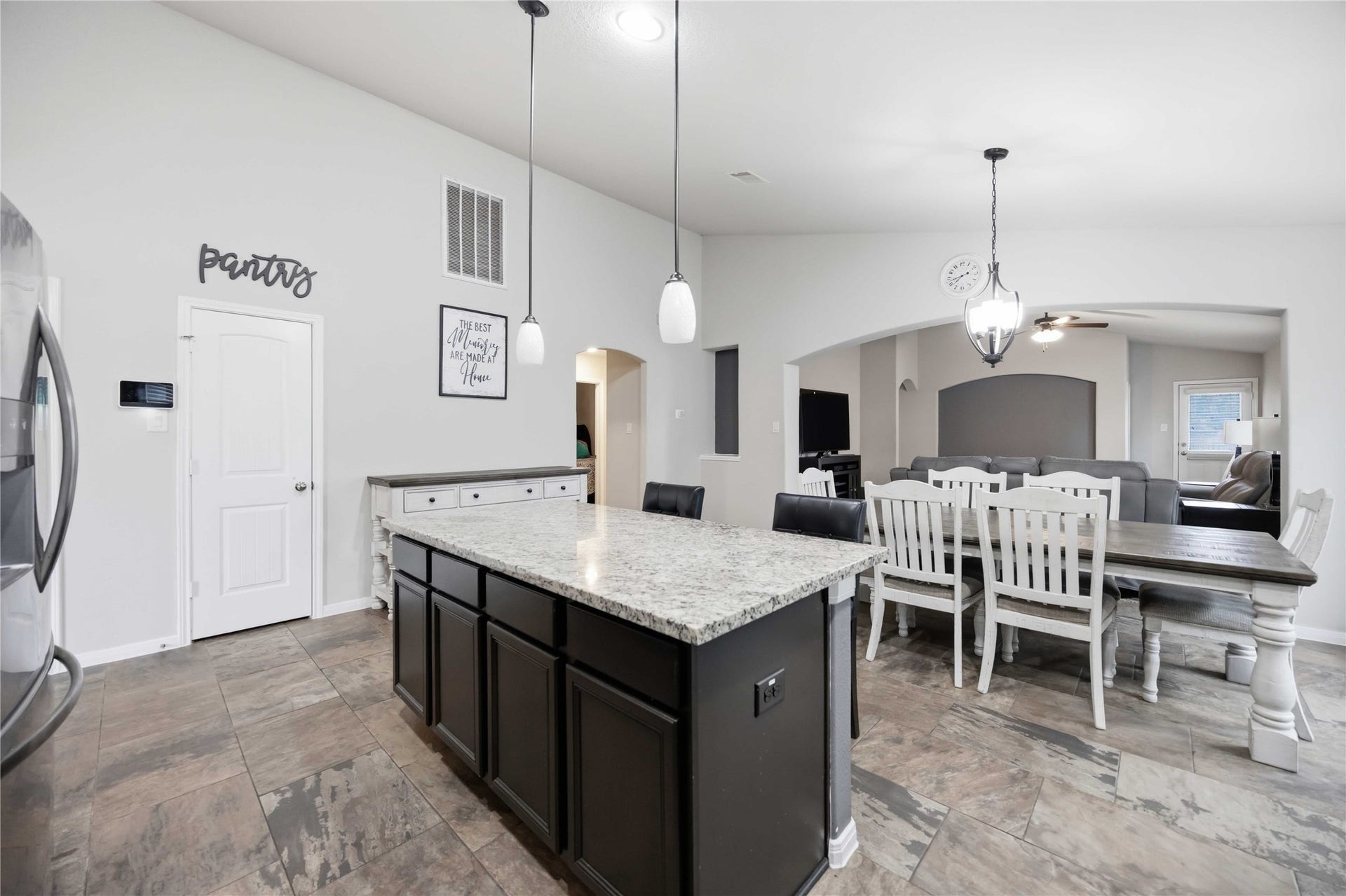 712 Rim Water Drive, Alvin, TX 77511 712 Rim Water Drive, Alvin, TX 77511