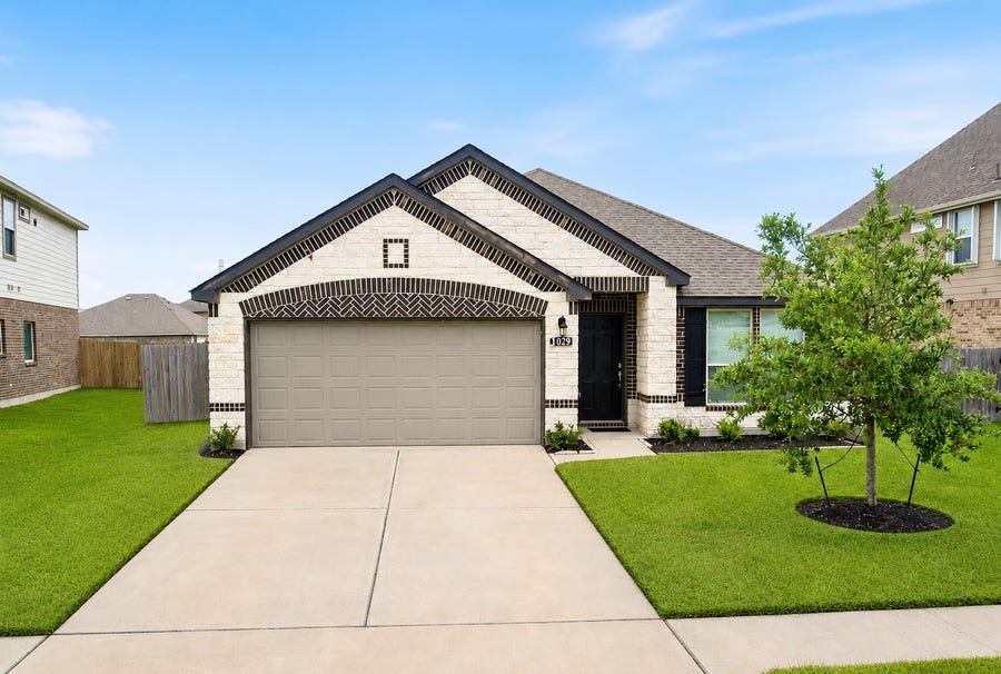 Property photo for 712 Rim Water Drive, Alvin, TX