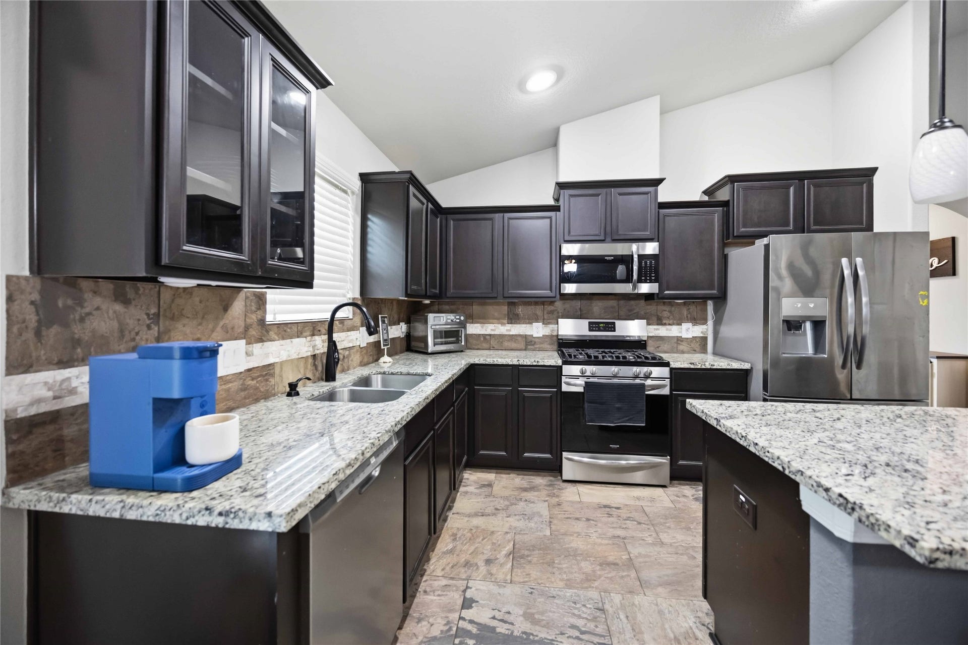 712 Rim Water Drive, Alvin, TX 77511 712 Rim Water Drive, Alvin, TX 77511