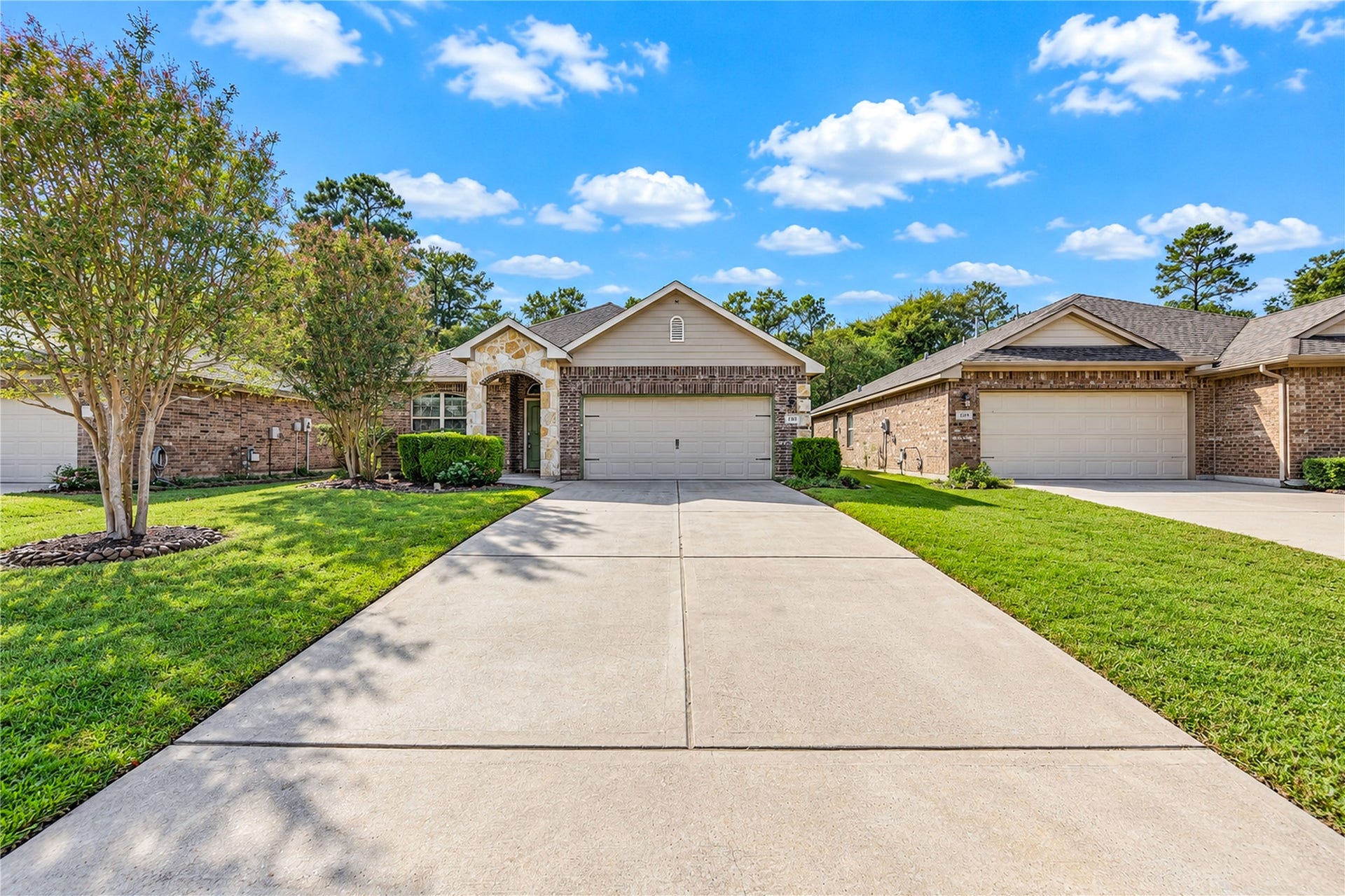 228 Country Crossing Circle, Magnolia, TX 77354