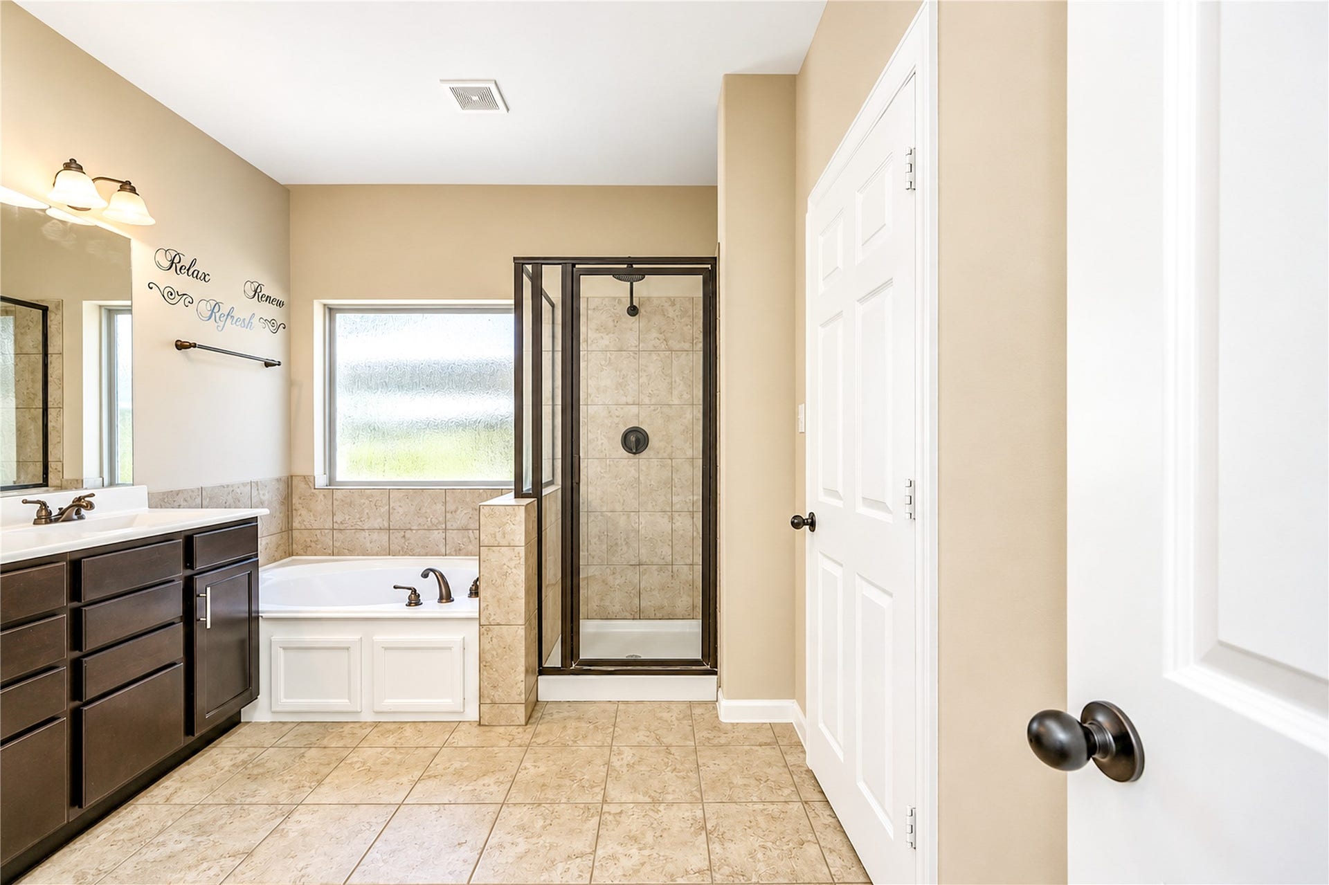 228 Country Crossing Circle, Magnolia, TX 77354
