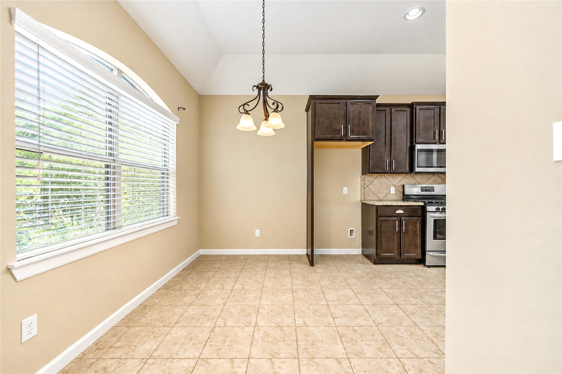 228 Country Crossing Circle, Magnolia, TX 77354