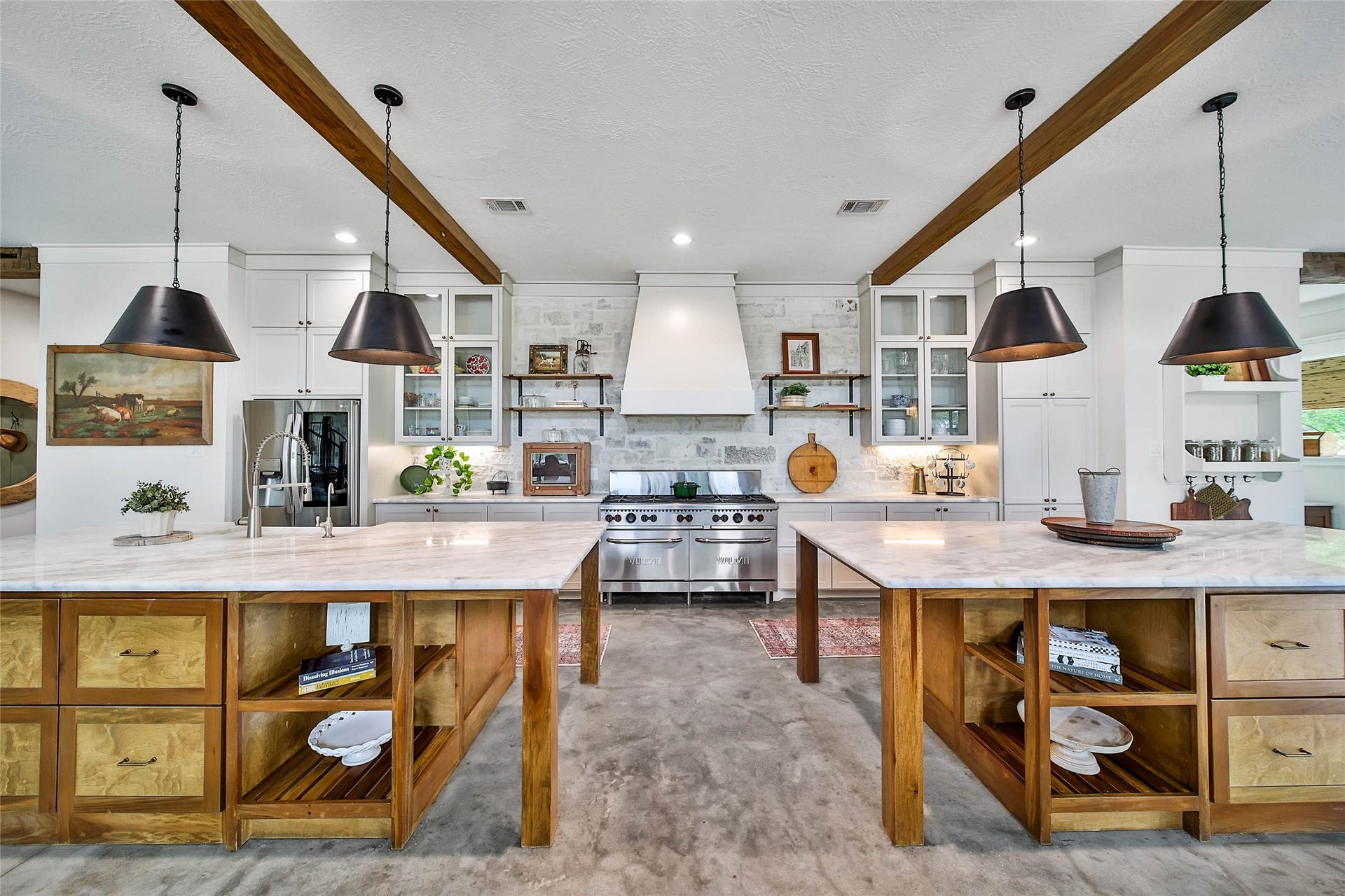 Showstopping chef's kitchen!