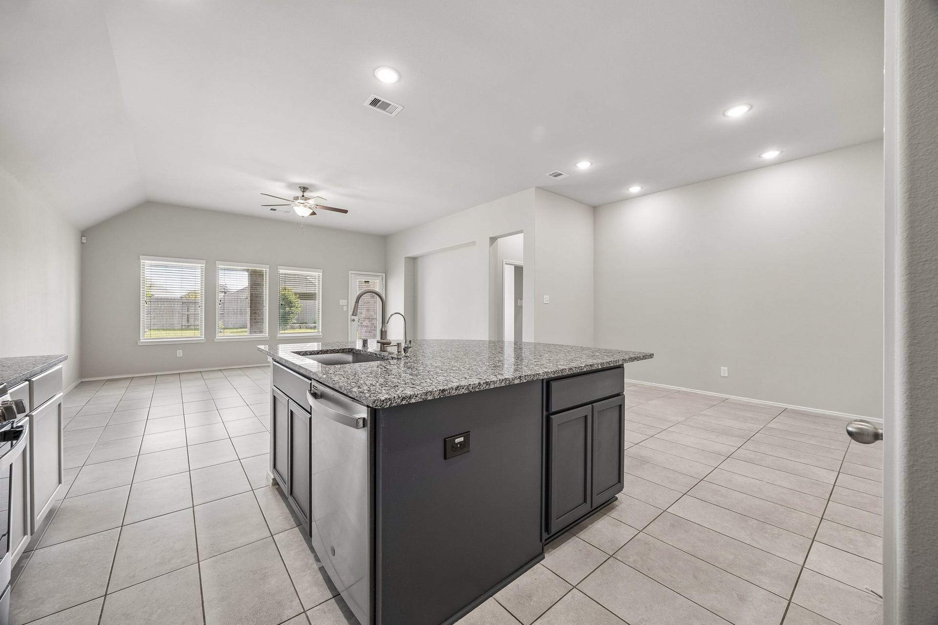 4731 Crest Hill Dr, Manvel, TX 77578 4731 Crest Hill Dr, Manvel, TX 77578