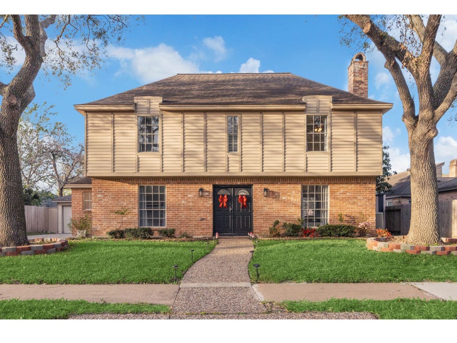 Property photo for 15302 La Mancha Drive, Houston, TX