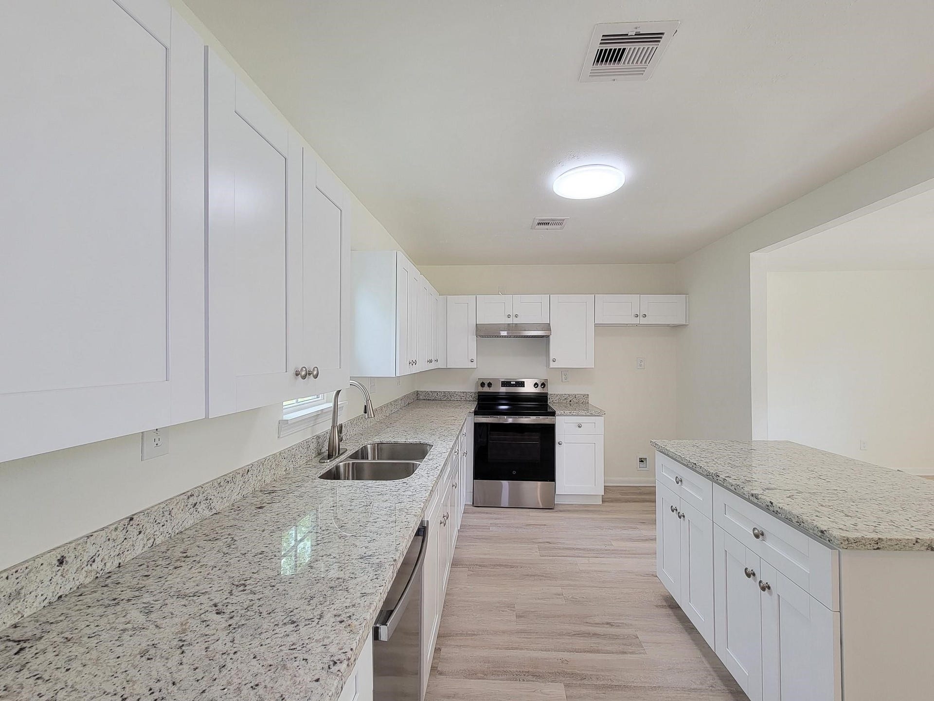 725 Cahill Road, Angleton, TX 77515 725 Cahill Road, Angleton, TX 77515