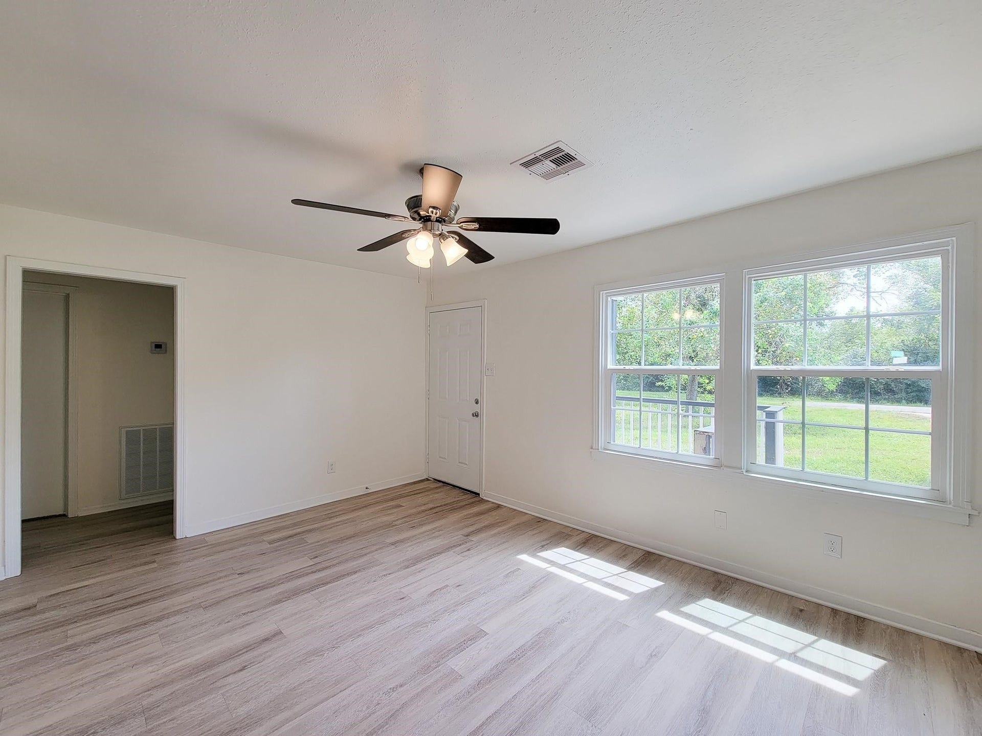 725 Cahill Road, Angleton, TX 77515 725 Cahill Road, Angleton, TX 77515