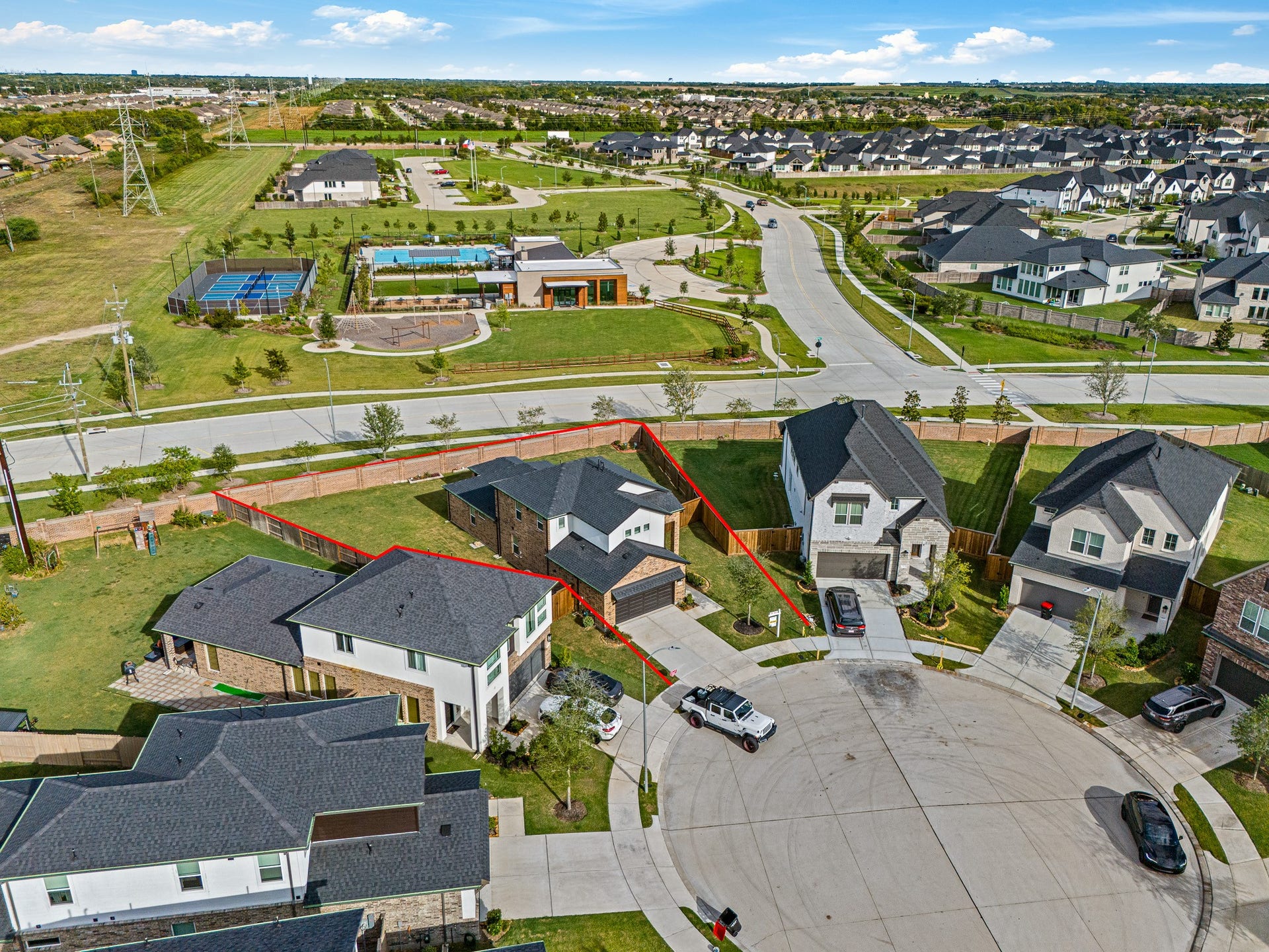 17602 Carnation Glen Drive, Richmond, TX 77407 Enjoy a premium, oversized lot with plenty of room for a future swimming pool and outdoor kitchen. The community clubhouse and walking trails are within walking distance behind the home. The ongoing extension of Bissonnet Street and surrounding development add to the areas growing appeal.