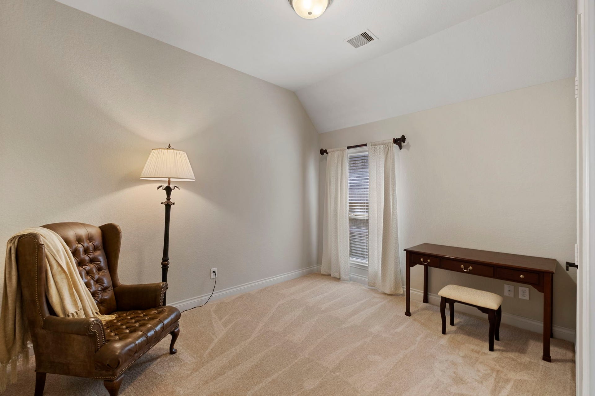 2030 Rainy Mist Drive, Missouri City, TX 77459 Light-filled fourth bedroom provides comfortable space for family, guests, or a home office.