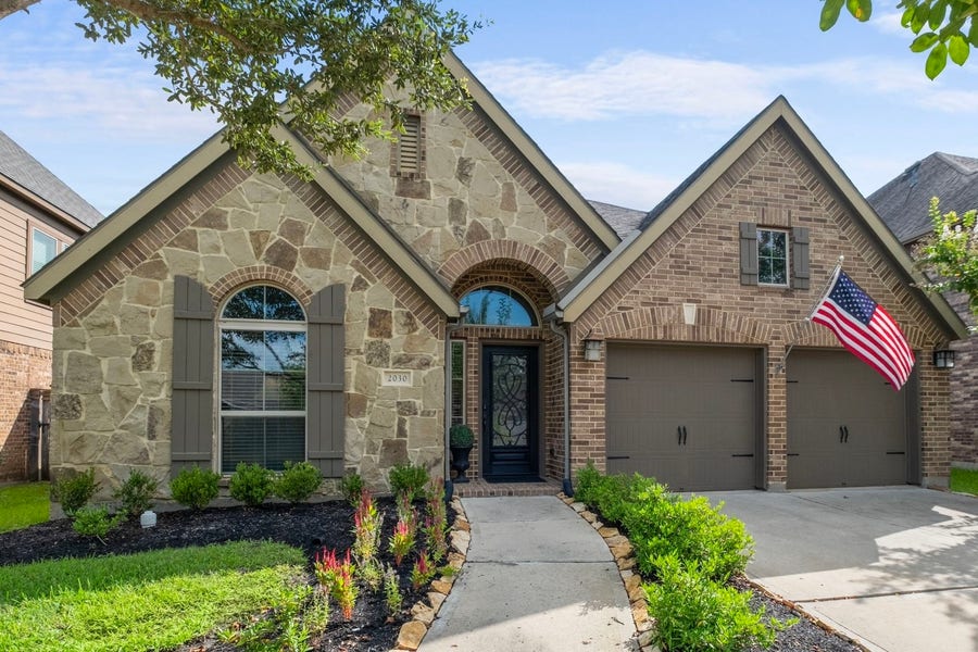 Property photo for 2030 Rainy Mist Drive, Missouri City, TX