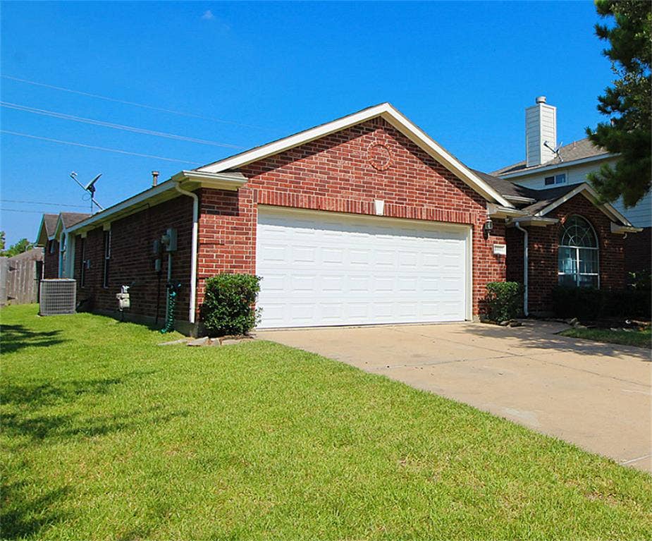 10011 Adobe Drive, Houston, TX 77095 10011 Adobe Drive, Houston, TX 77095