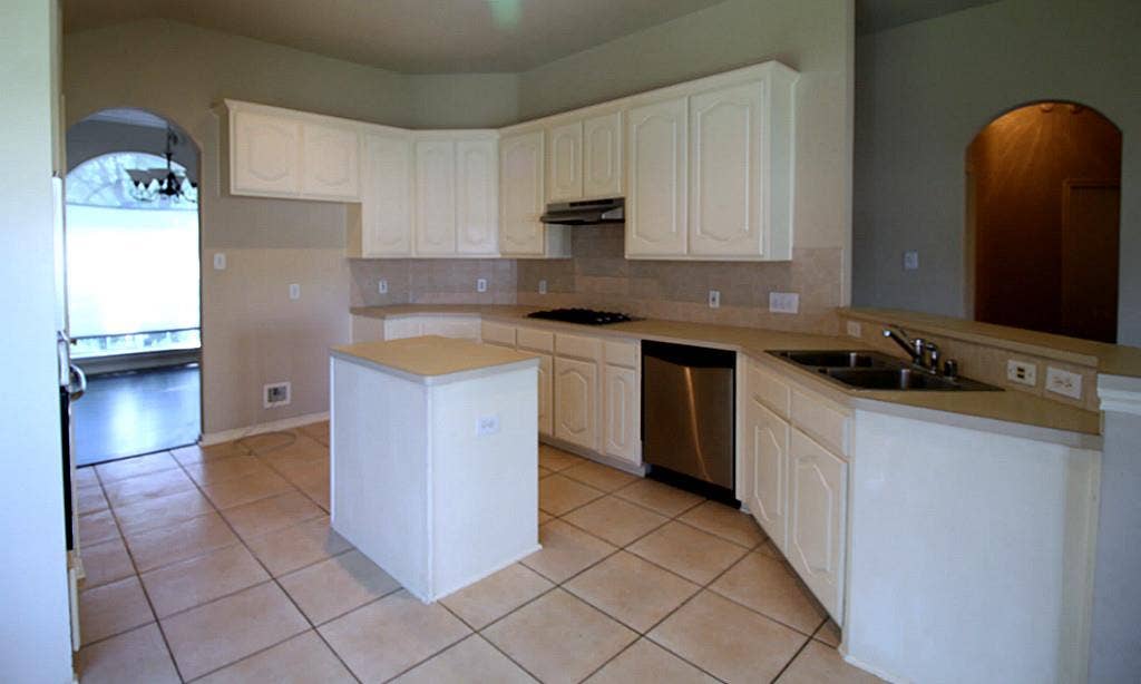 10011 Adobe Drive, Houston, TX 77095 10011 Adobe Drive, Houston, TX 77095