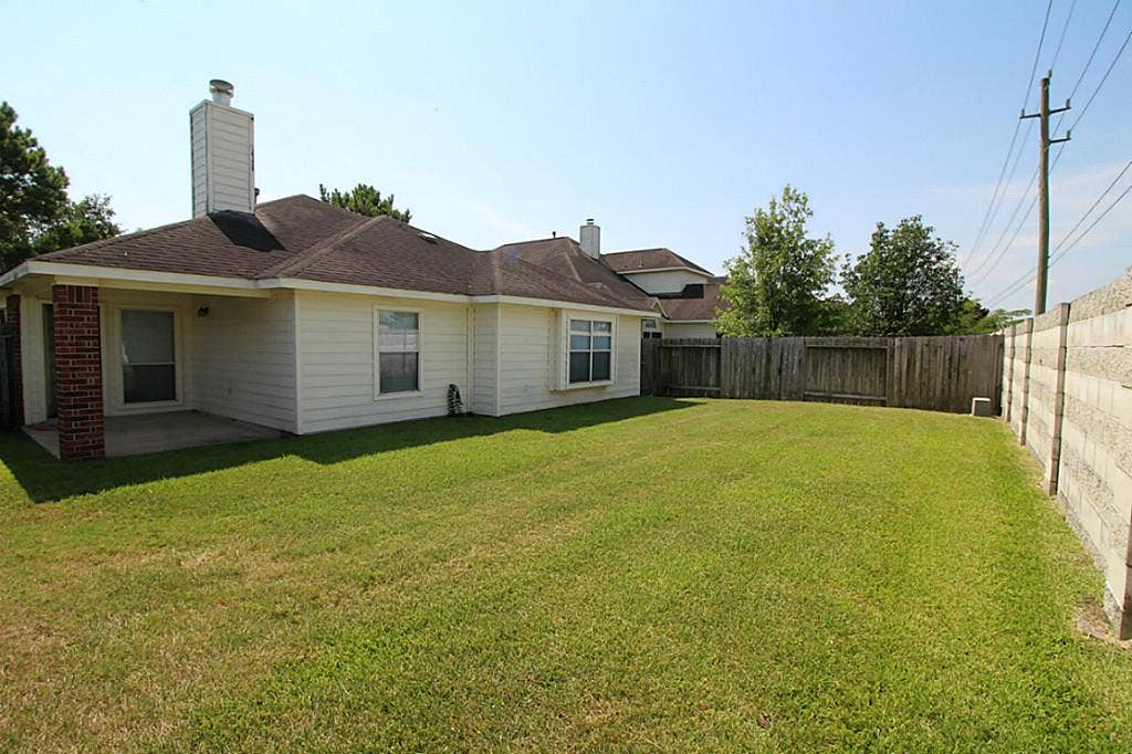 10011 Adobe Drive, Houston, TX 77095 10011 Adobe Drive, Houston, TX 77095