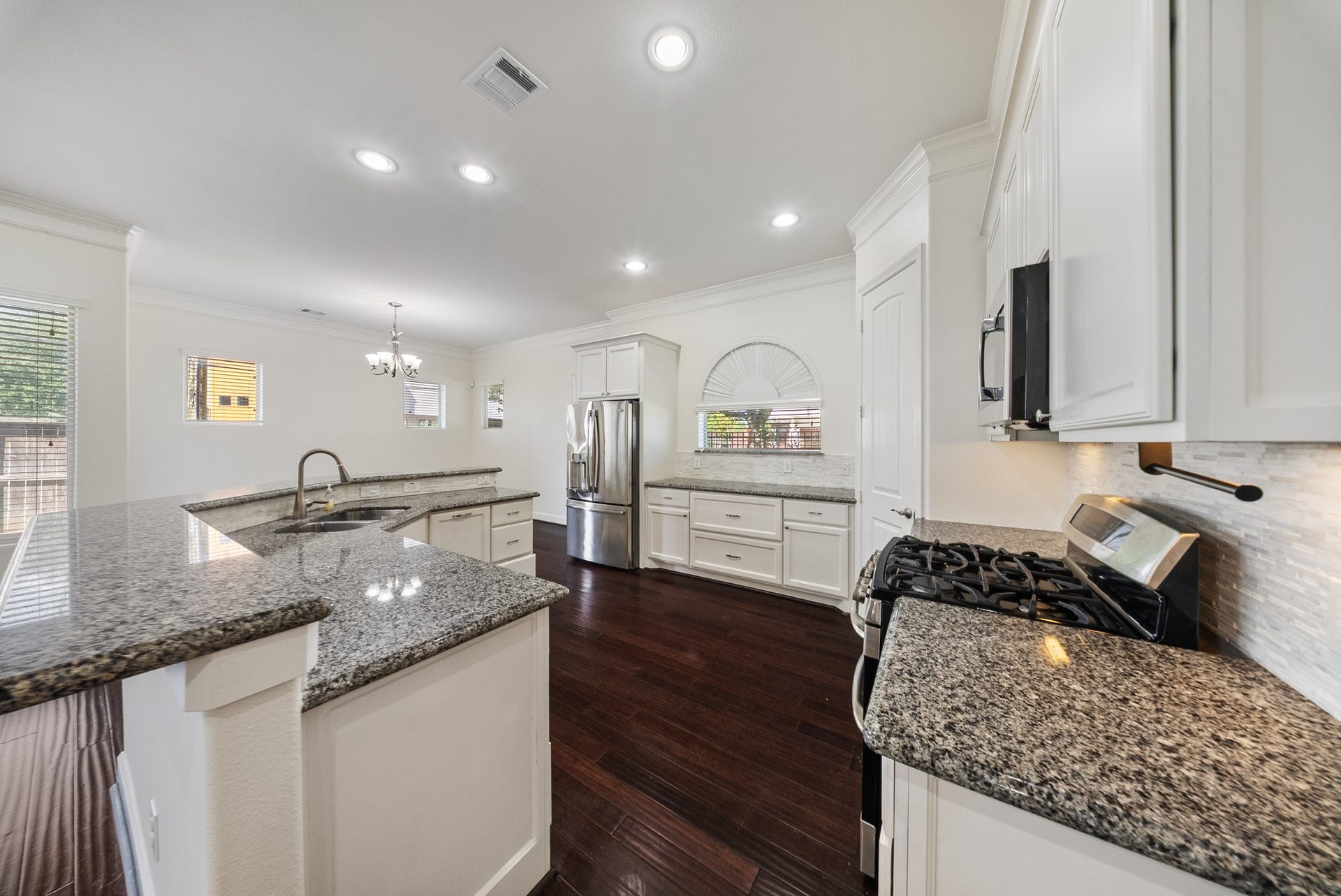 4421 Marina Street, Houston, TX 77007 4421 Marina Street, Houston, TX 77007