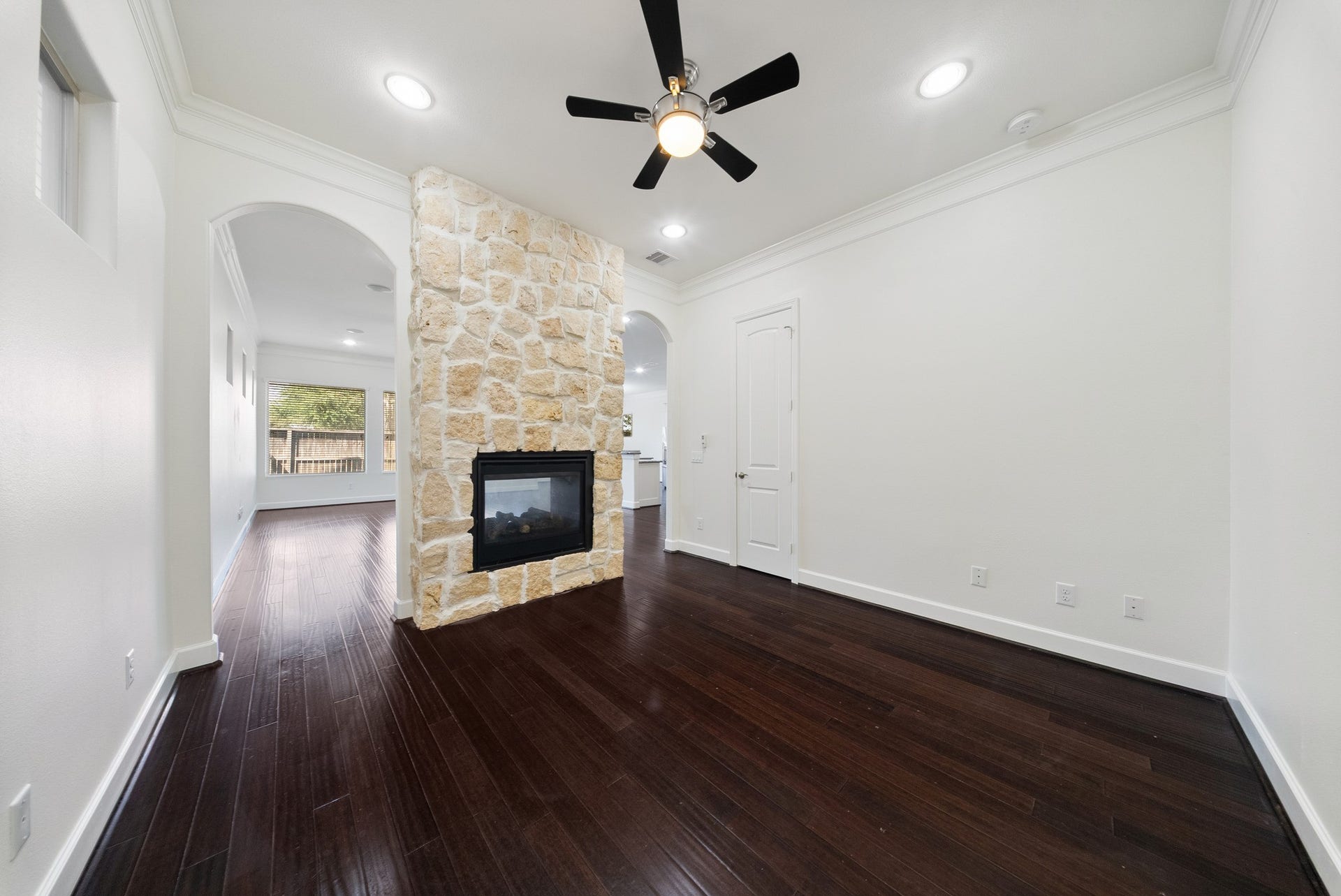 4421 Marina Street, Houston, TX 77007 4421 Marina Street, Houston, TX 77007