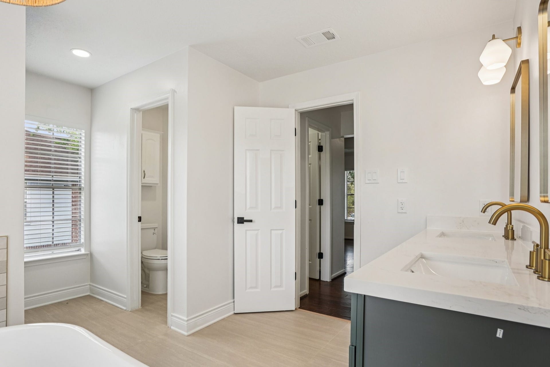 1808 N Mission Circle, Friendswood, TX 77546 1808 N Mission Circle, Friendswood, TX 77546