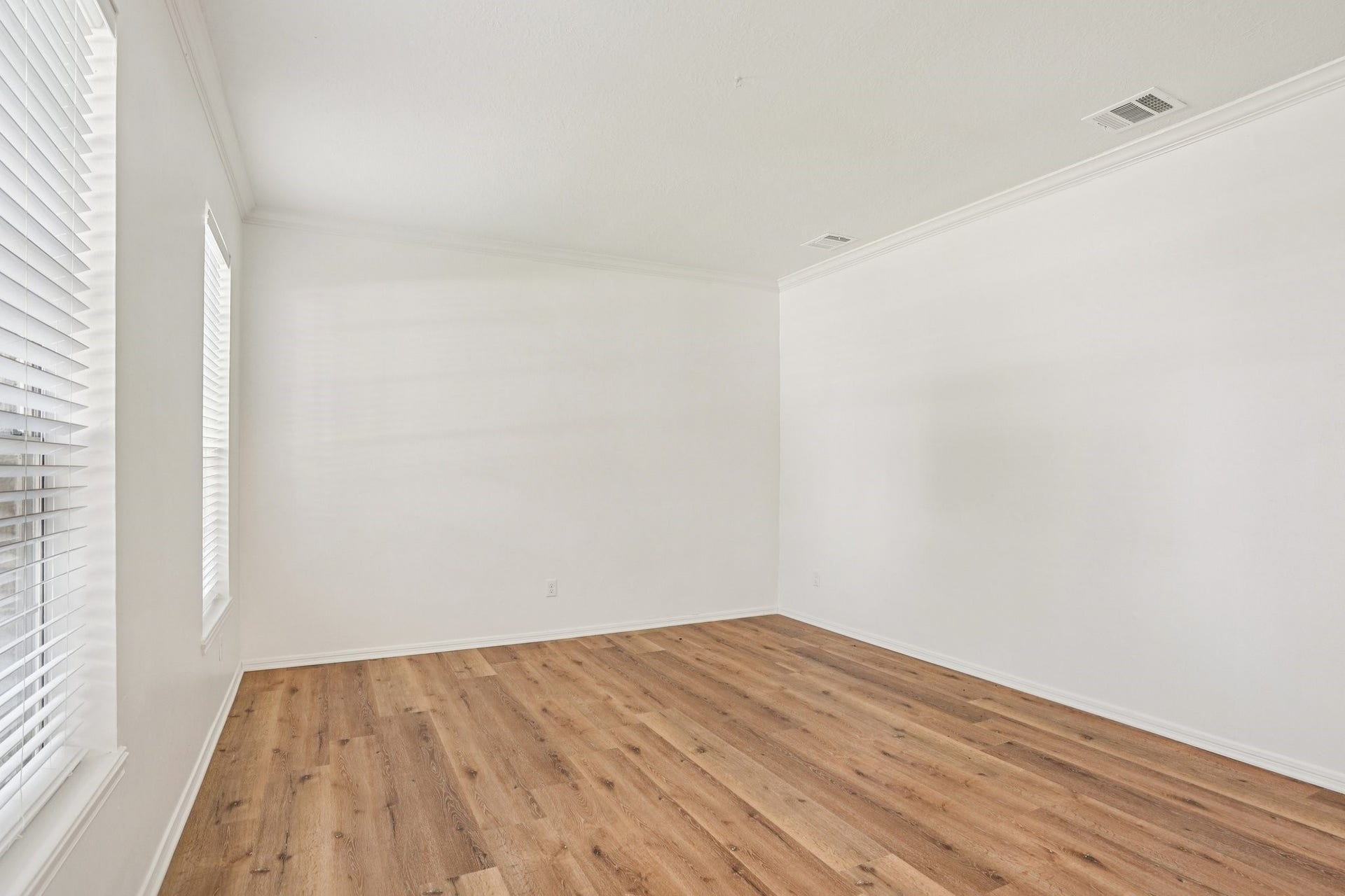 1808 N Mission Circle, Friendswood, TX 77546 1808 N Mission Circle, Friendswood, TX 77546