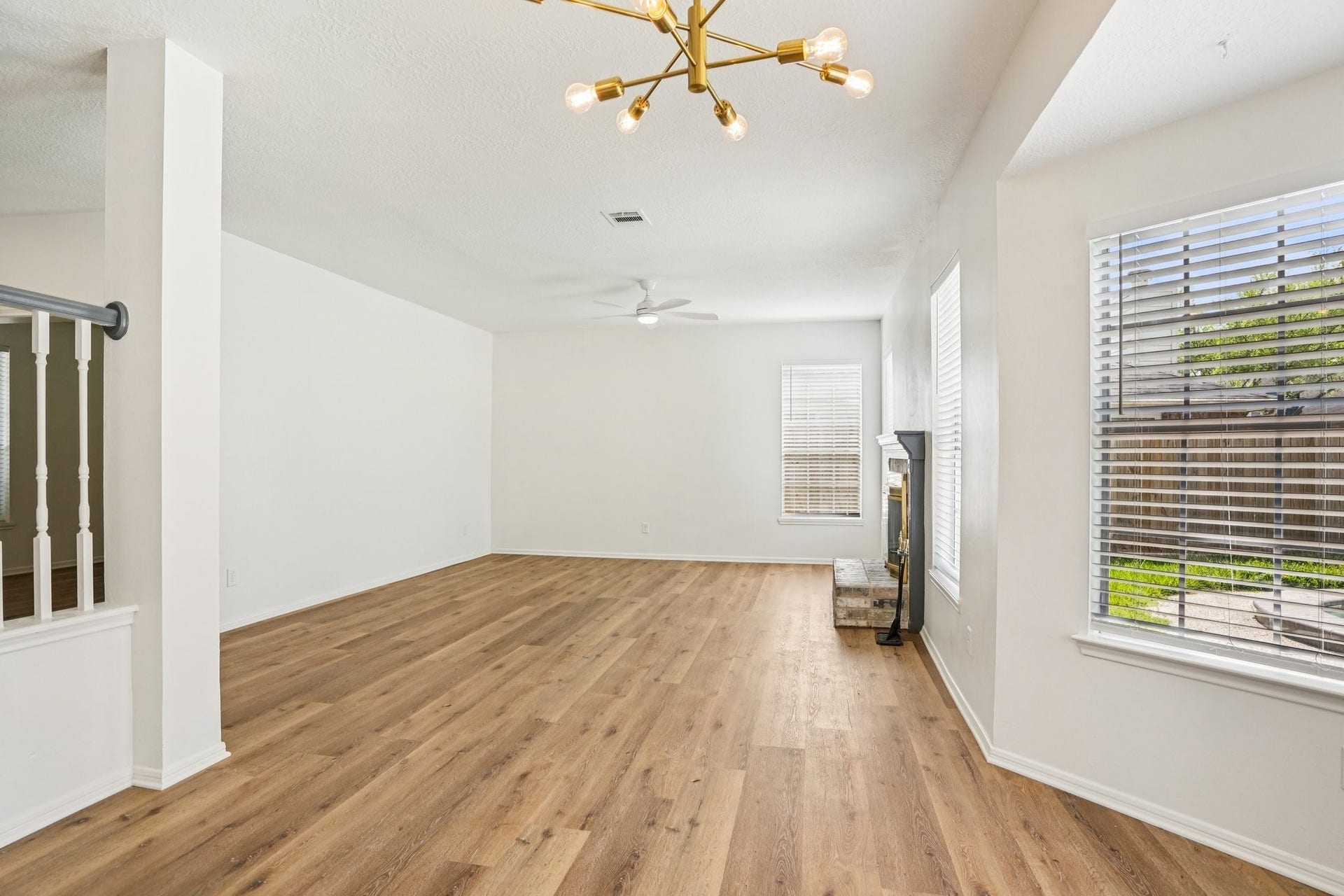 1808 N Mission Circle, Friendswood, TX 77546 1808 N Mission Circle, Friendswood, TX 77546