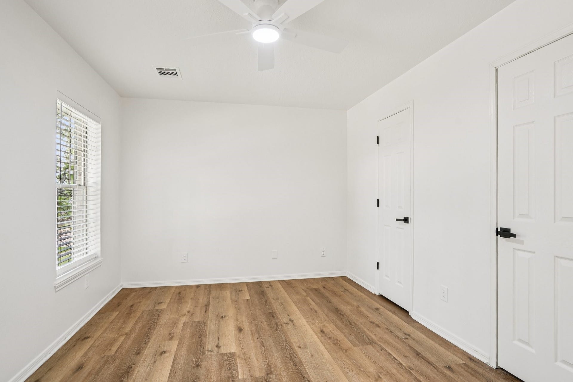 1808 N Mission Circle, Friendswood, TX 77546 1808 N Mission Circle, Friendswood, TX 77546