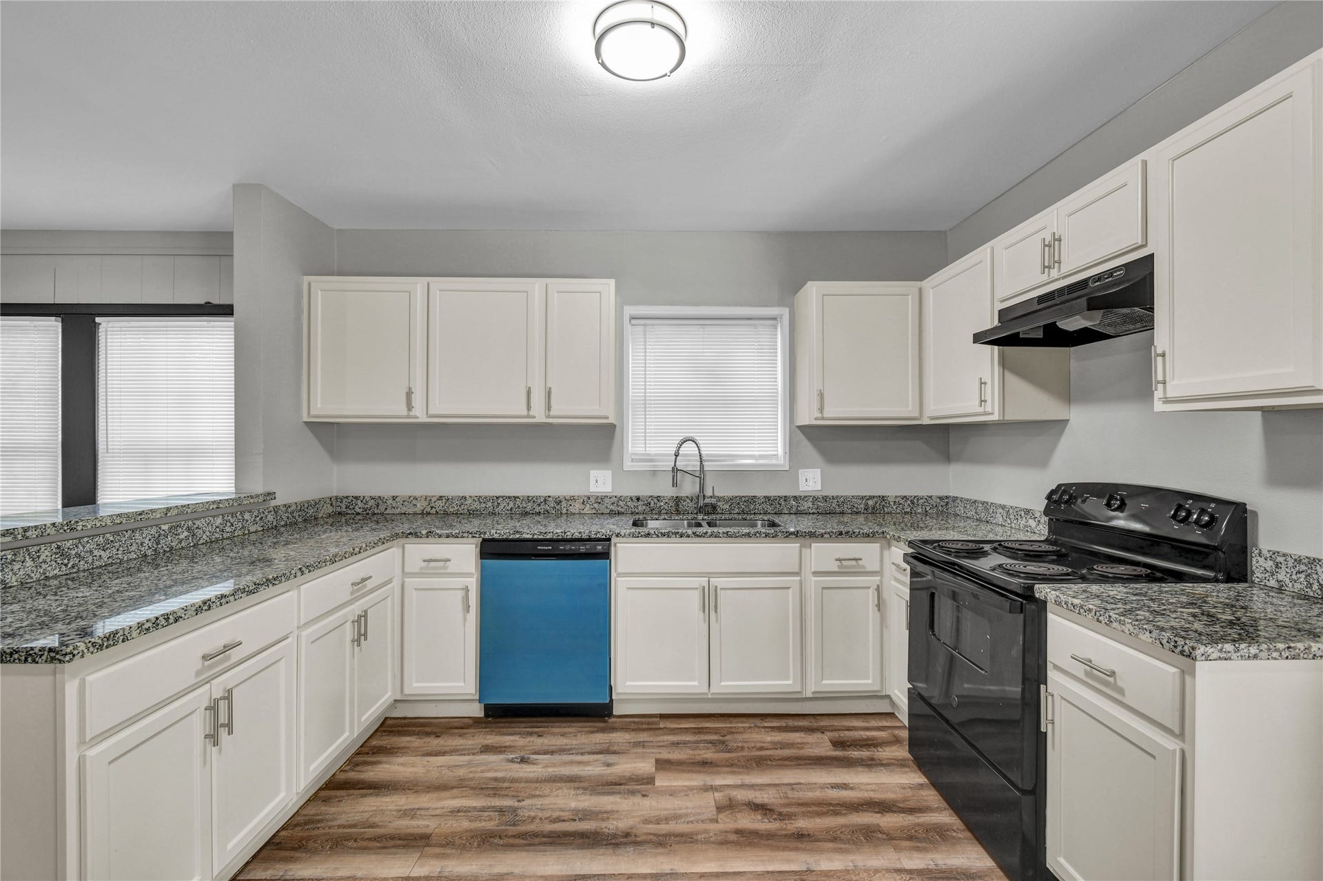 2642 Cedar Drive, La Marque, TX 77568 granite countertops and new dishwasher