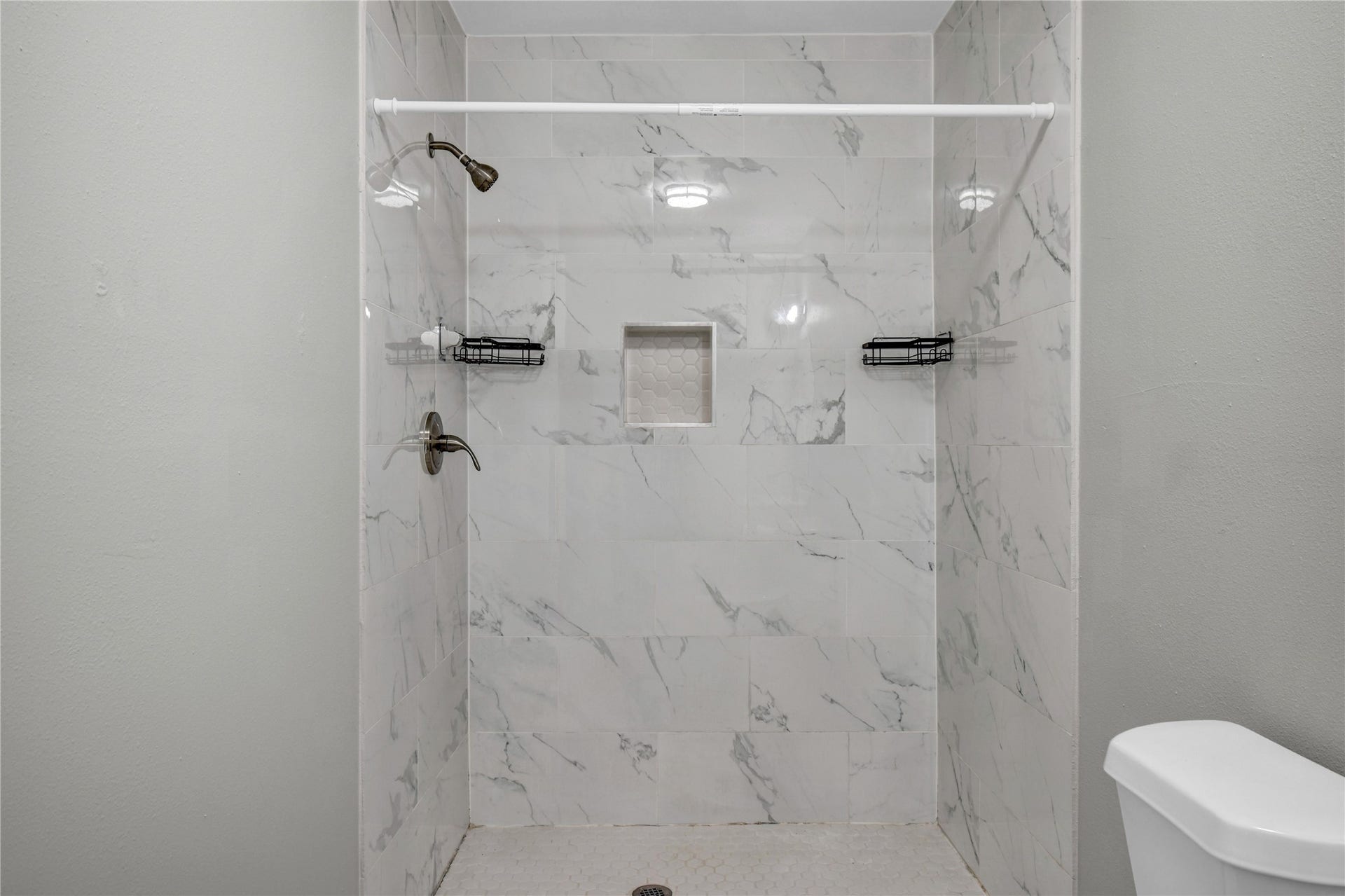 2642 Cedar Drive, La Marque, TX 77568 Primary walk in shower