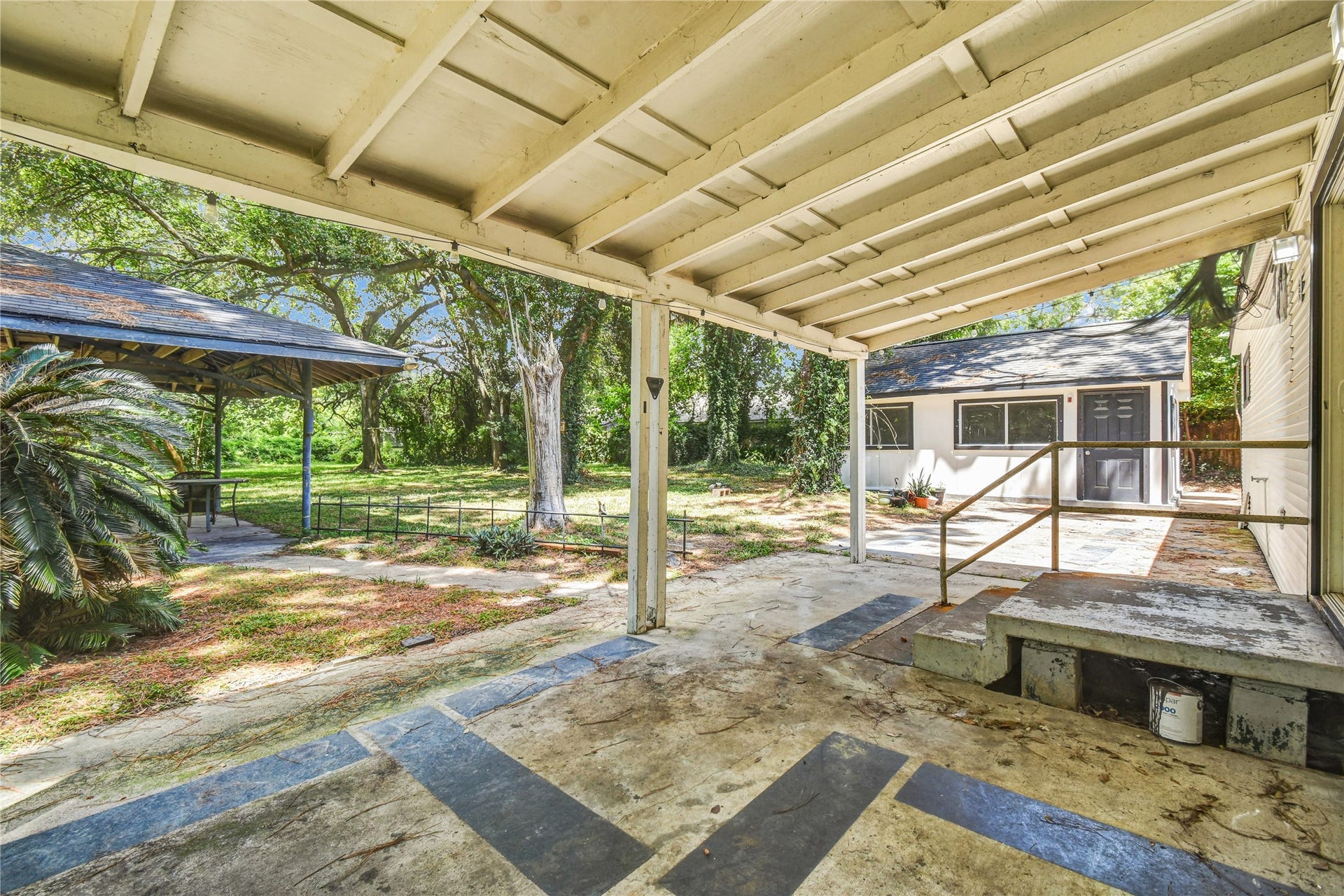 2642 Cedar Drive, La Marque, TX 77568 Large covered patio