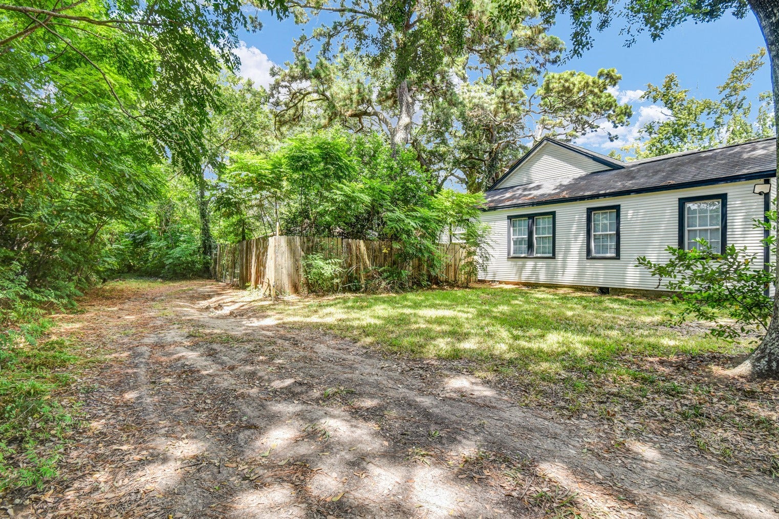 2642 Cedar Drive, La Marque, TX 77568 Large .79 acre lot within minutes of HWY 45