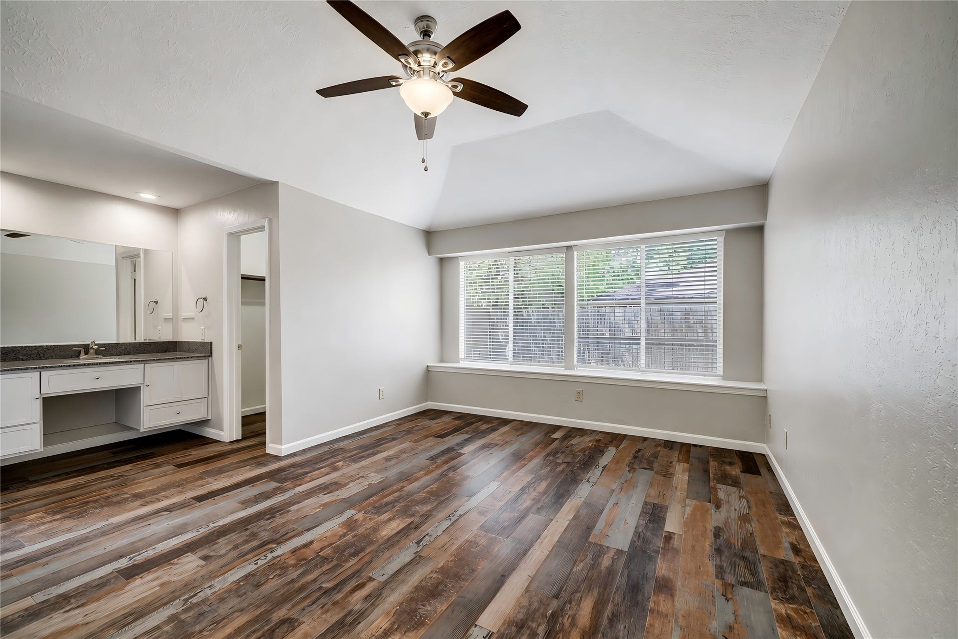 12710 Fenimore Court, Sugar Land, TX 77478