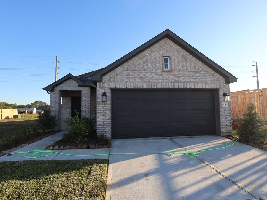 Property photo for 1018 Garnet Star Drive, La Marque, TX