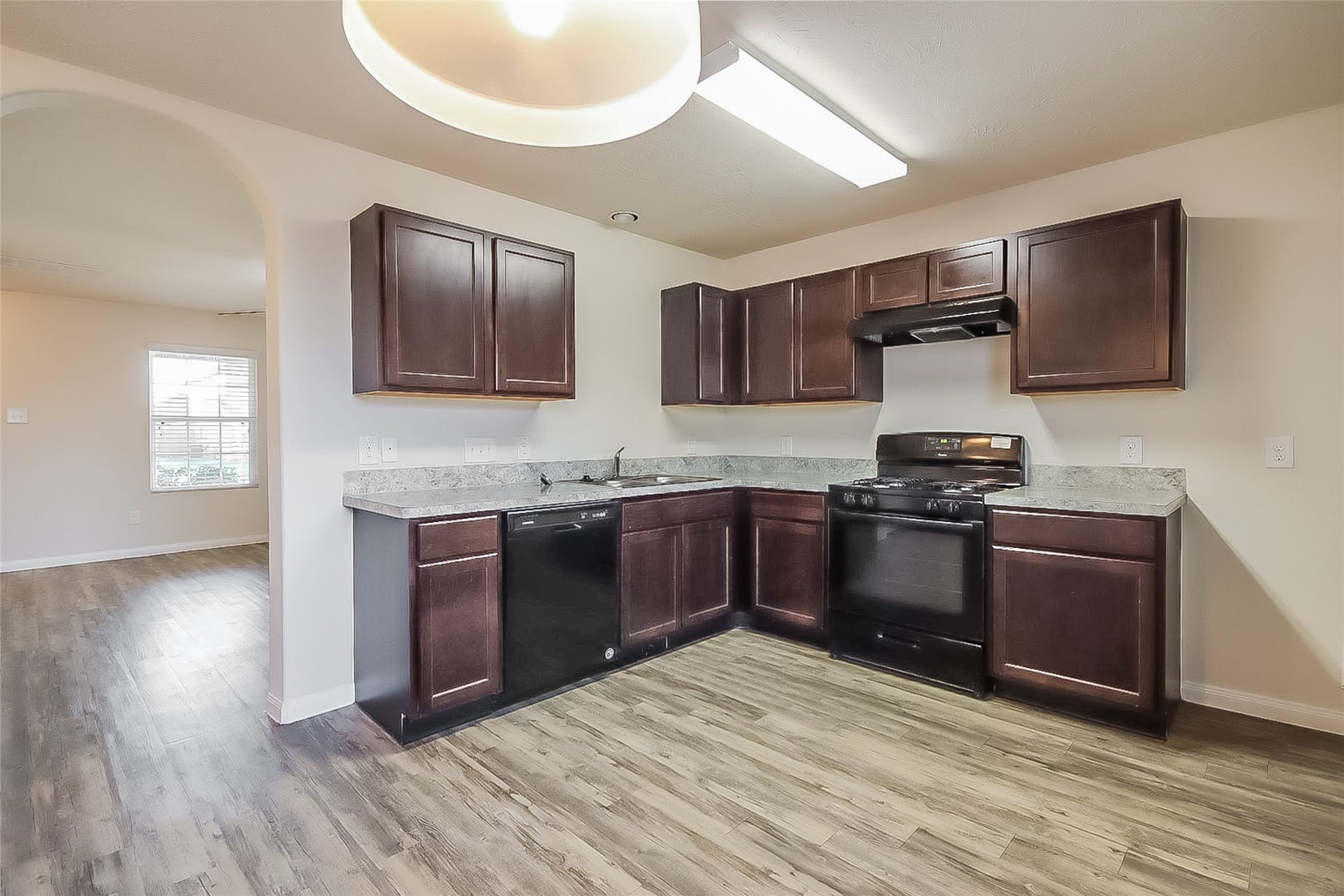 24243 Veratti Lane, Katy, TX 77493 Photos may be representative of the floor plan and not the exact home. Finishes, layout, and features of the actual property for lease may vary.