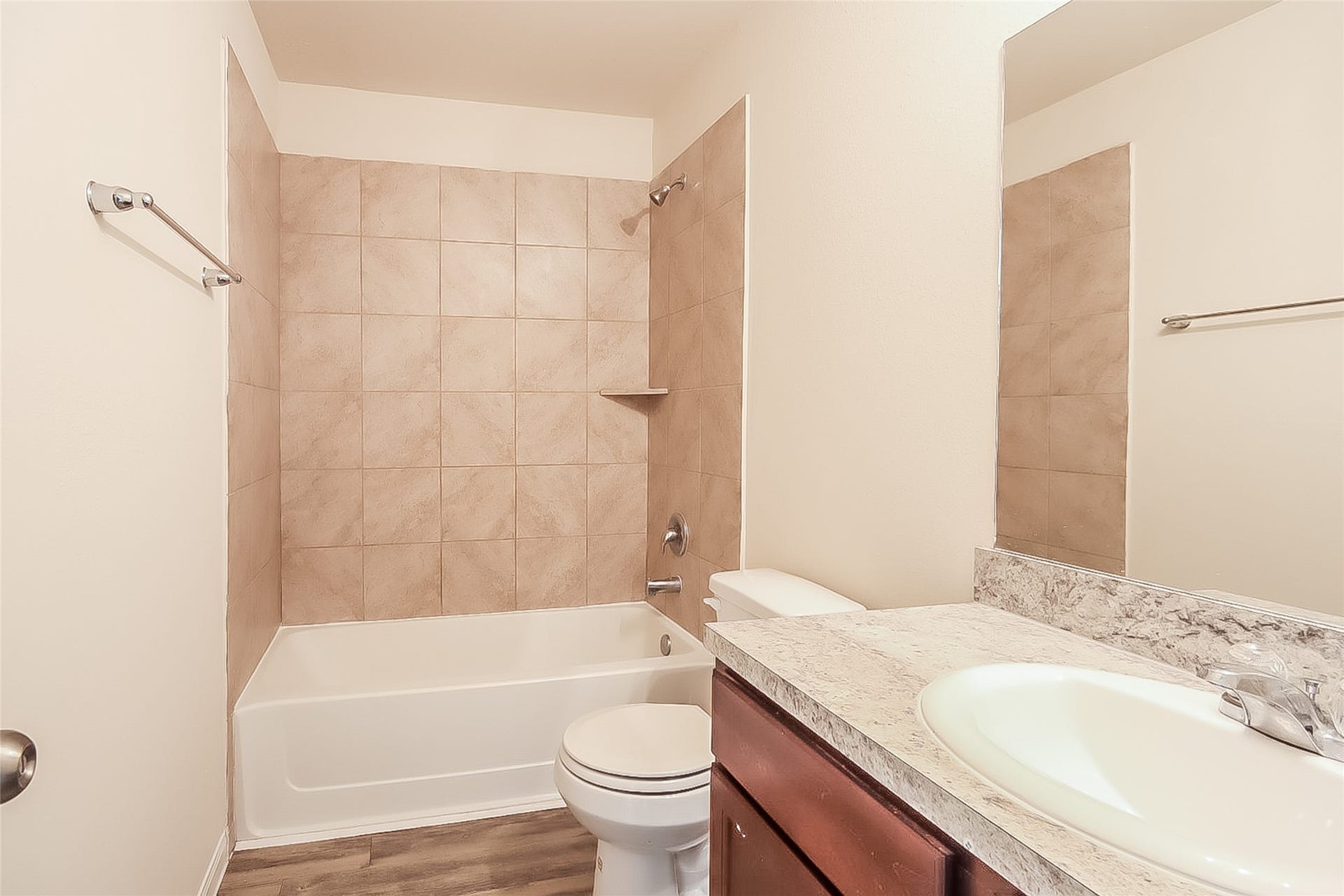 24243 Veratti Lane, Katy, TX 77493 Photos may be representative of the floor plan and not the exact home. Finishes, layout, and features of the actual property for lease may vary.