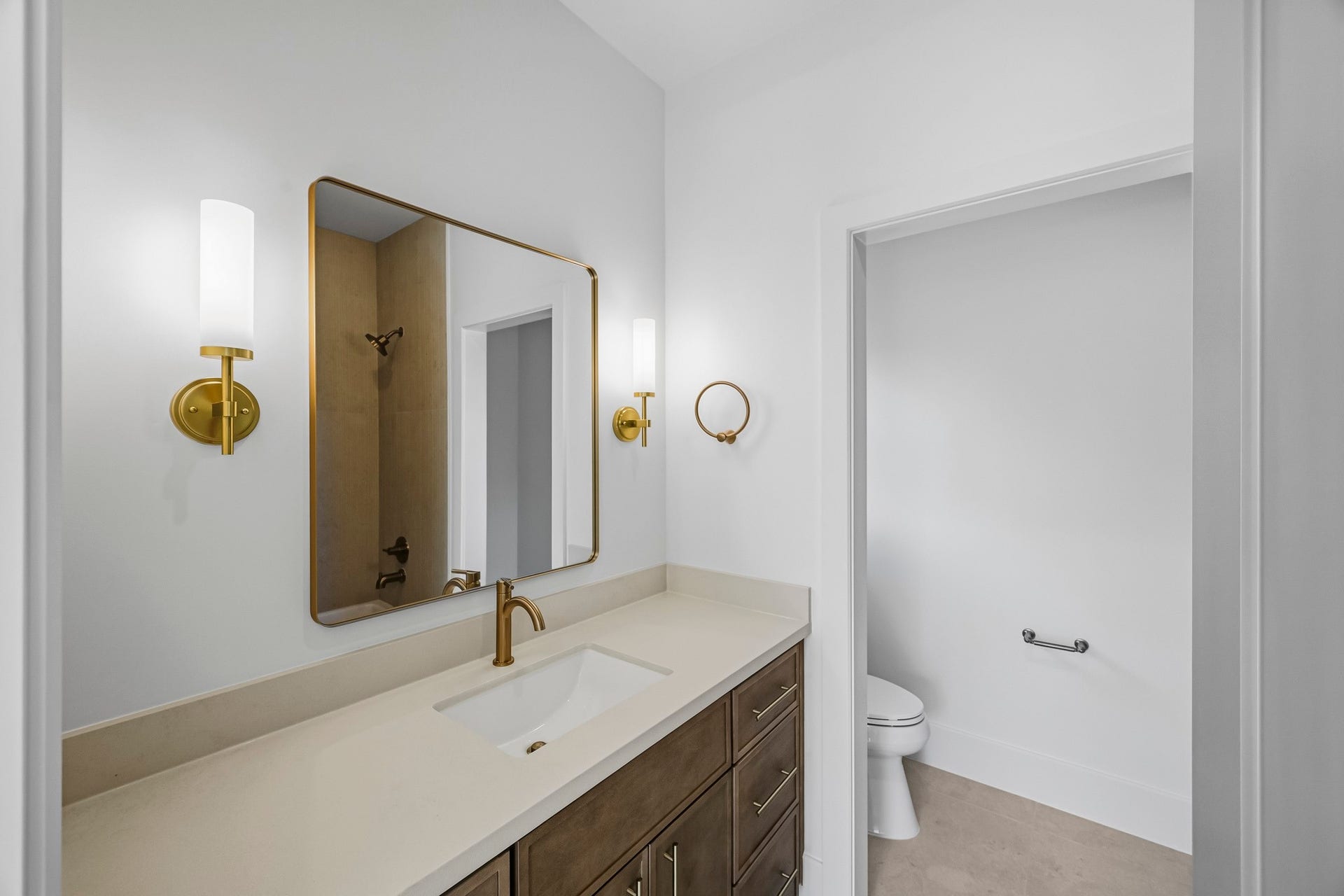 It also enjoys a private ensuite with separate water closet!