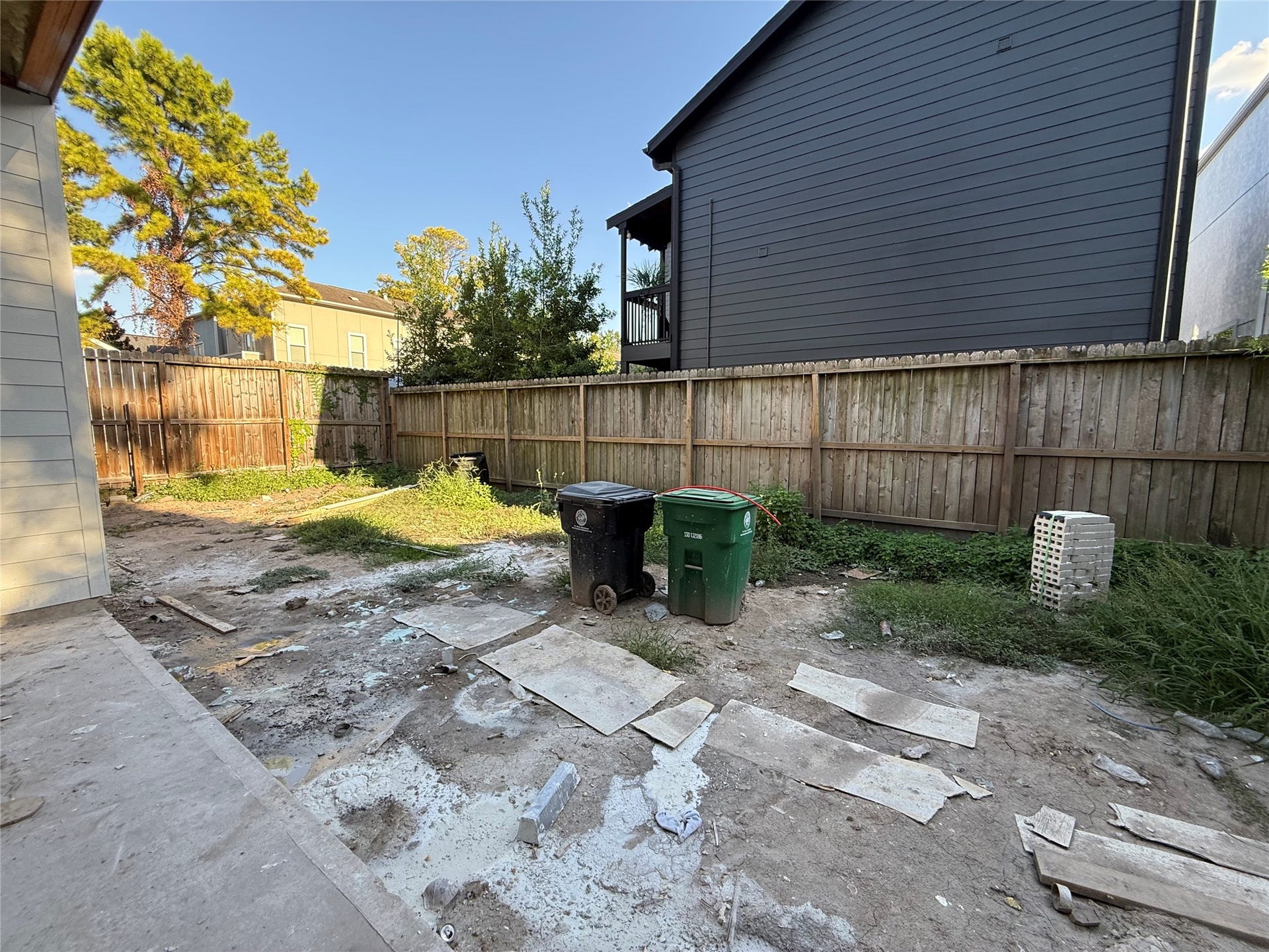 1021 Nadine Street, Houston, TX 77009 Backyard is large enough for a swimming pool or play set.