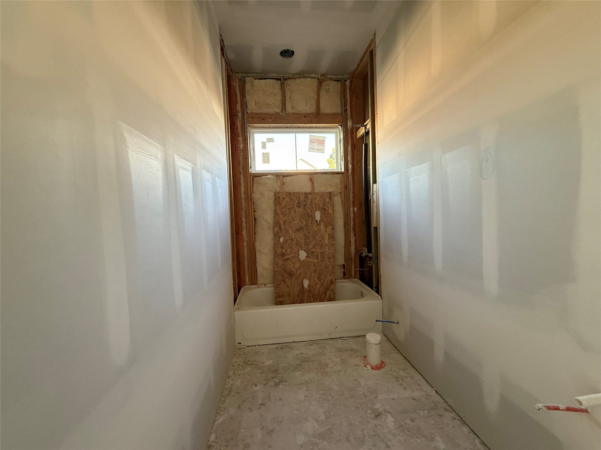 1021 Nadine Street, Houston, TX 77009 Ensuite bathroom serves bedroom 2.