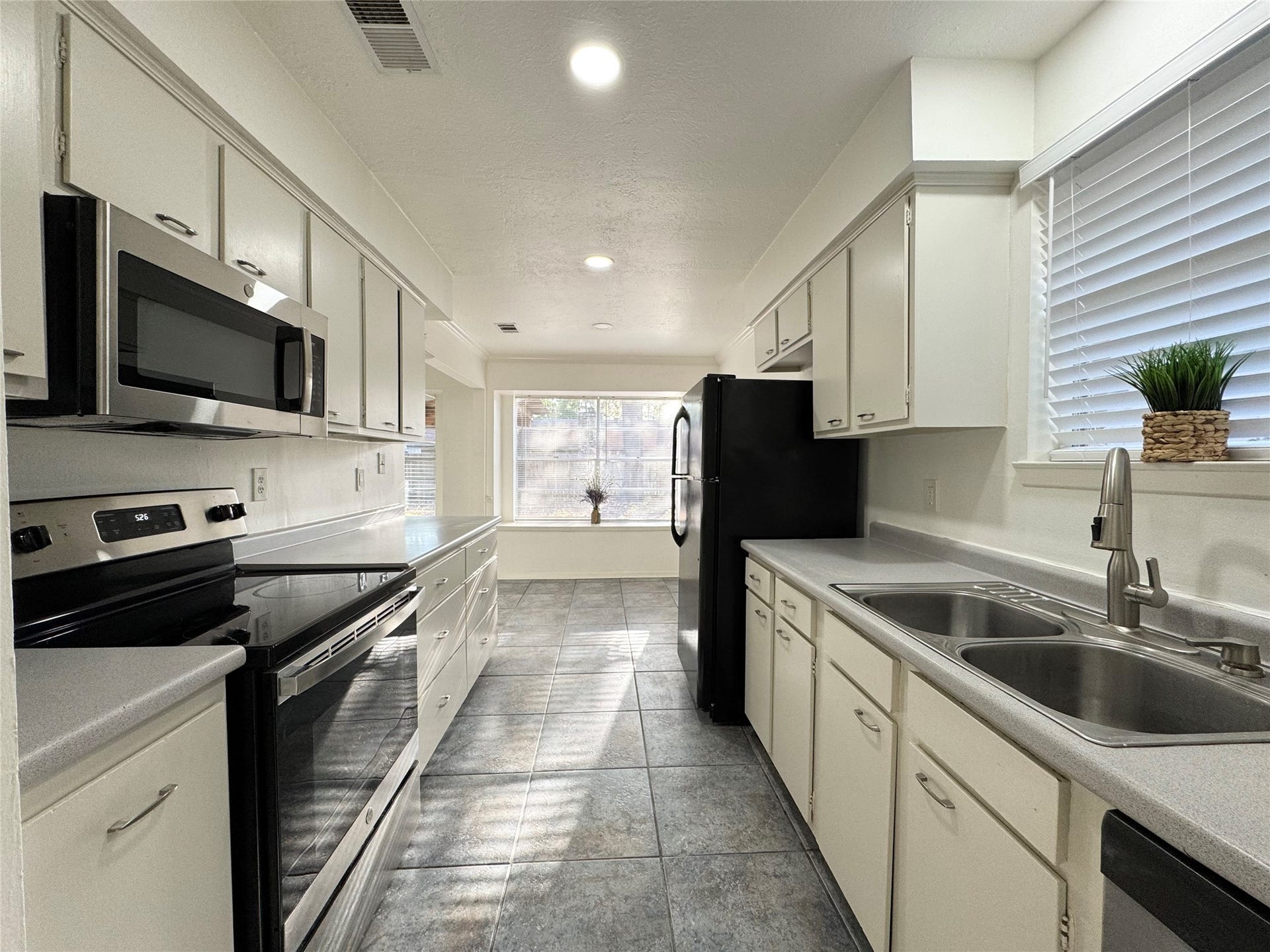 23123 Lestergate Drive, Spring, TX 77373 23123 Lestergate Drive, Spring, TX 77373